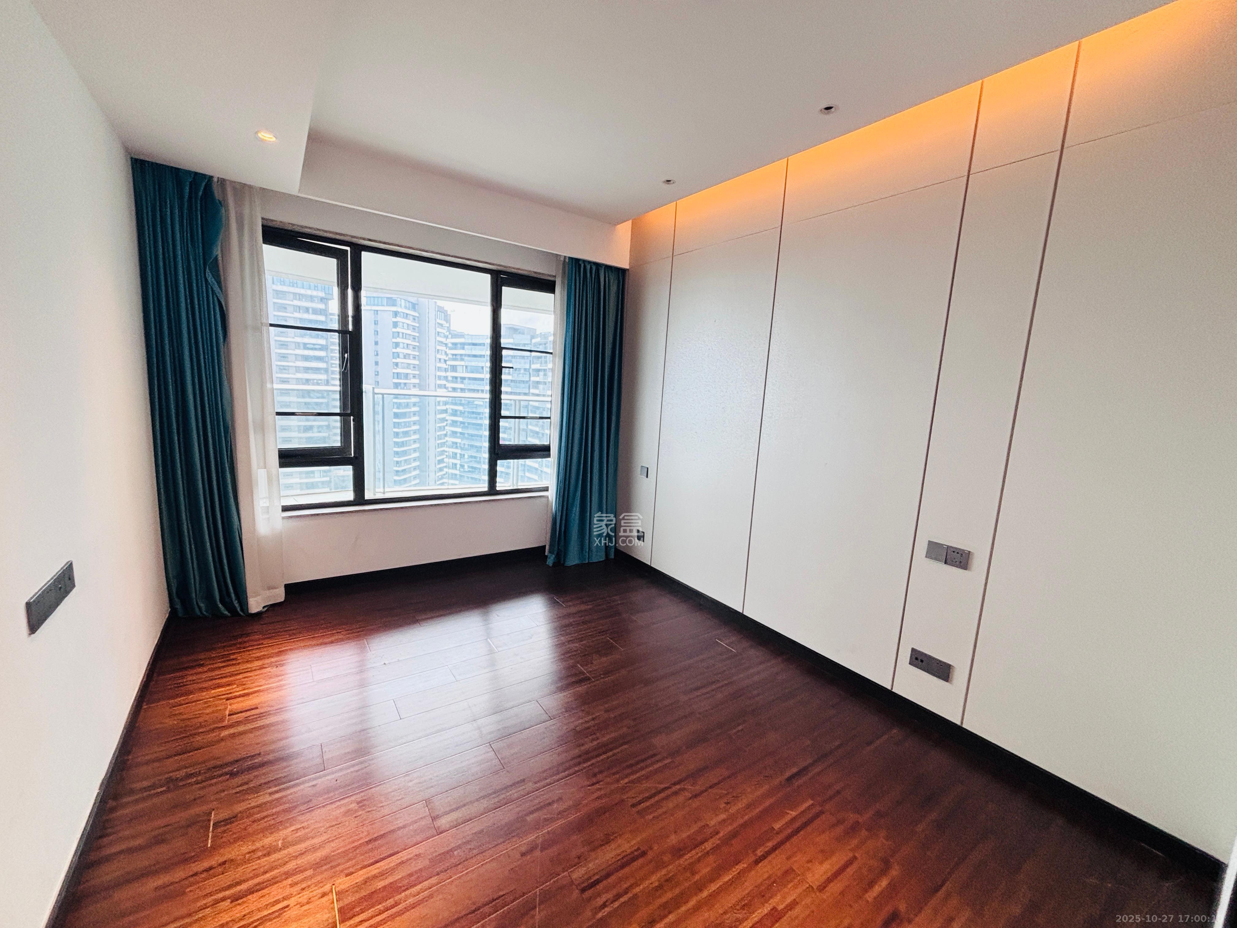 珠江颐德公馆  4室2厅3卫    8500.0元/月室内图