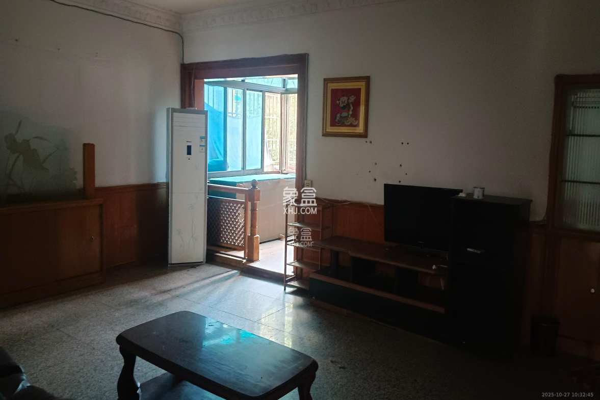 长钢宿舍小区 3室2厅1卫 1800.0元/月 长钢宿舍小区 3室2厅1卫 1800.0元/月室内图