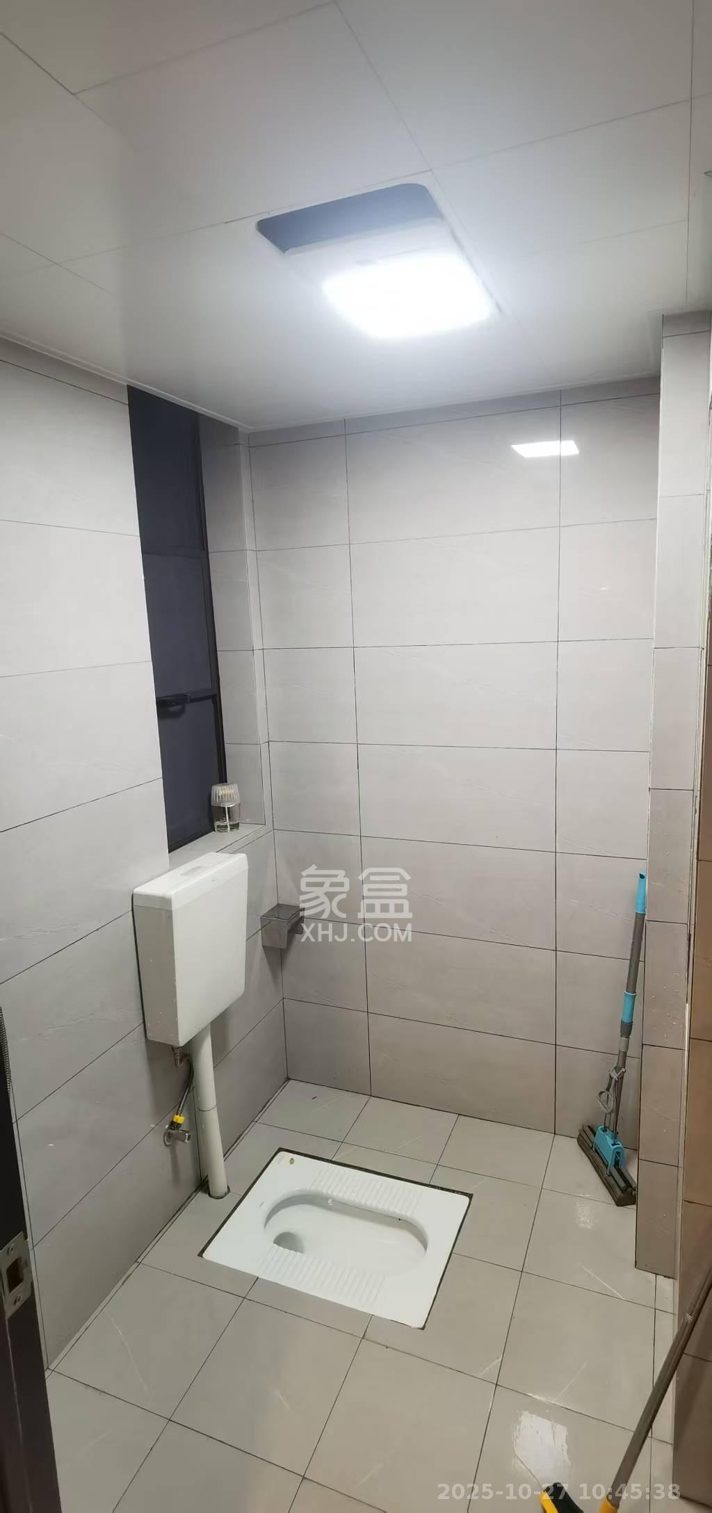 星城春晓  3室2厅2卫    2300.0元/月室内图