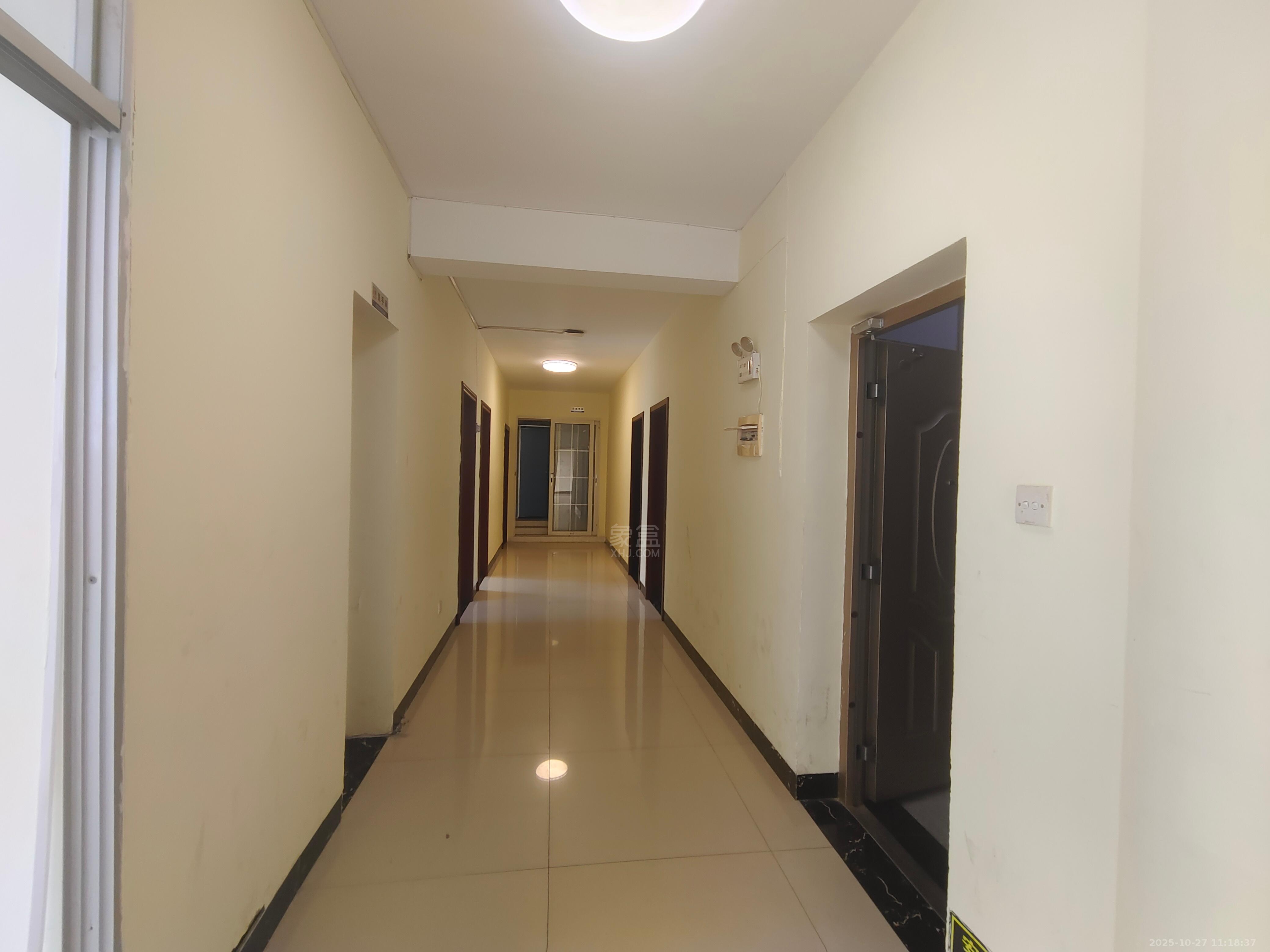 日报社株洲分社 5室2厅1卫 3000.0元/月 日报社株洲分社 5室2厅1卫 3000.0元/月室内图