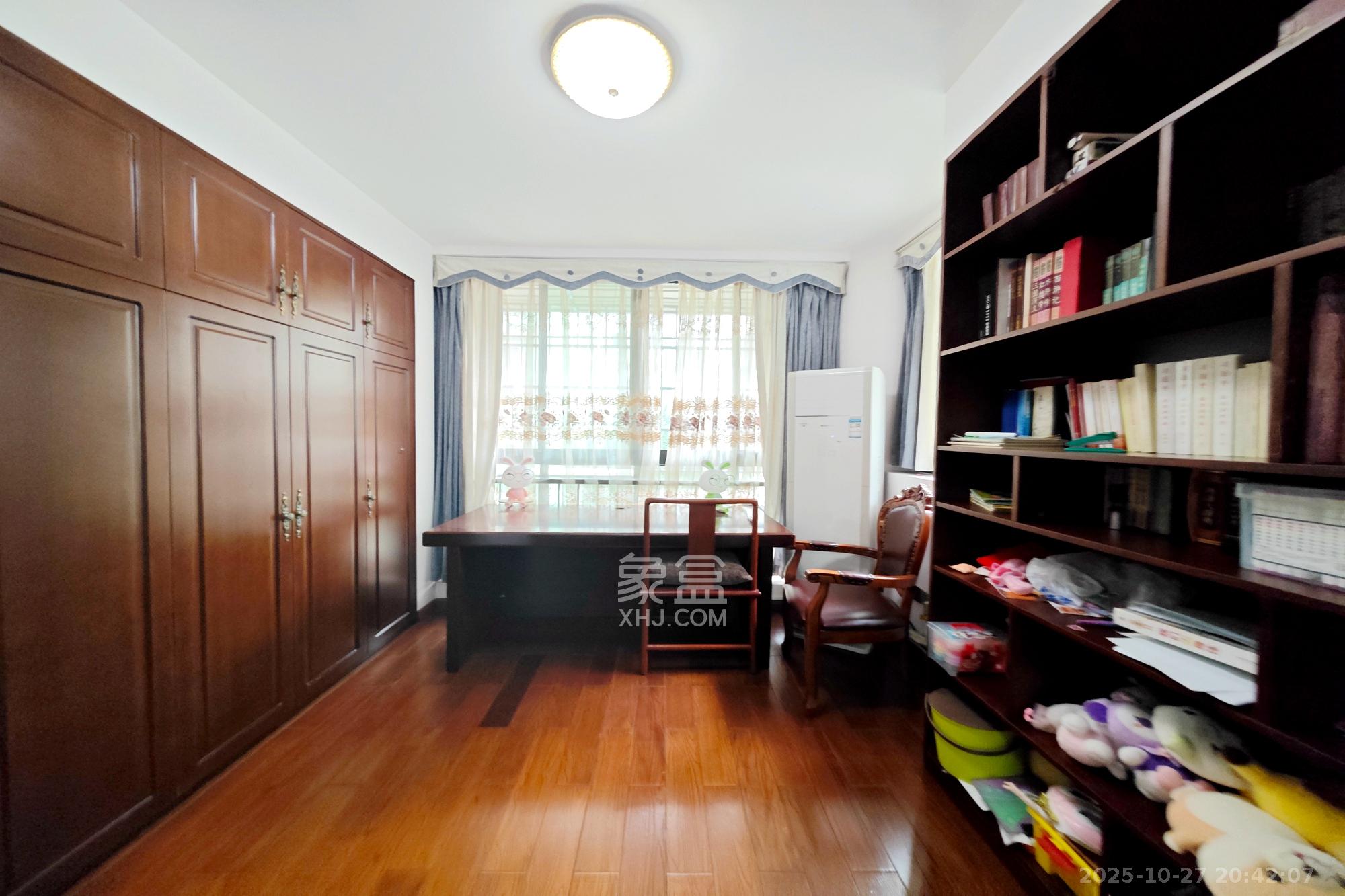 佳润新城(佳润新都)  4室2厅2卫    175.0万 佳润新城(佳润新都)  4室2厅2卫    175.0万卧室