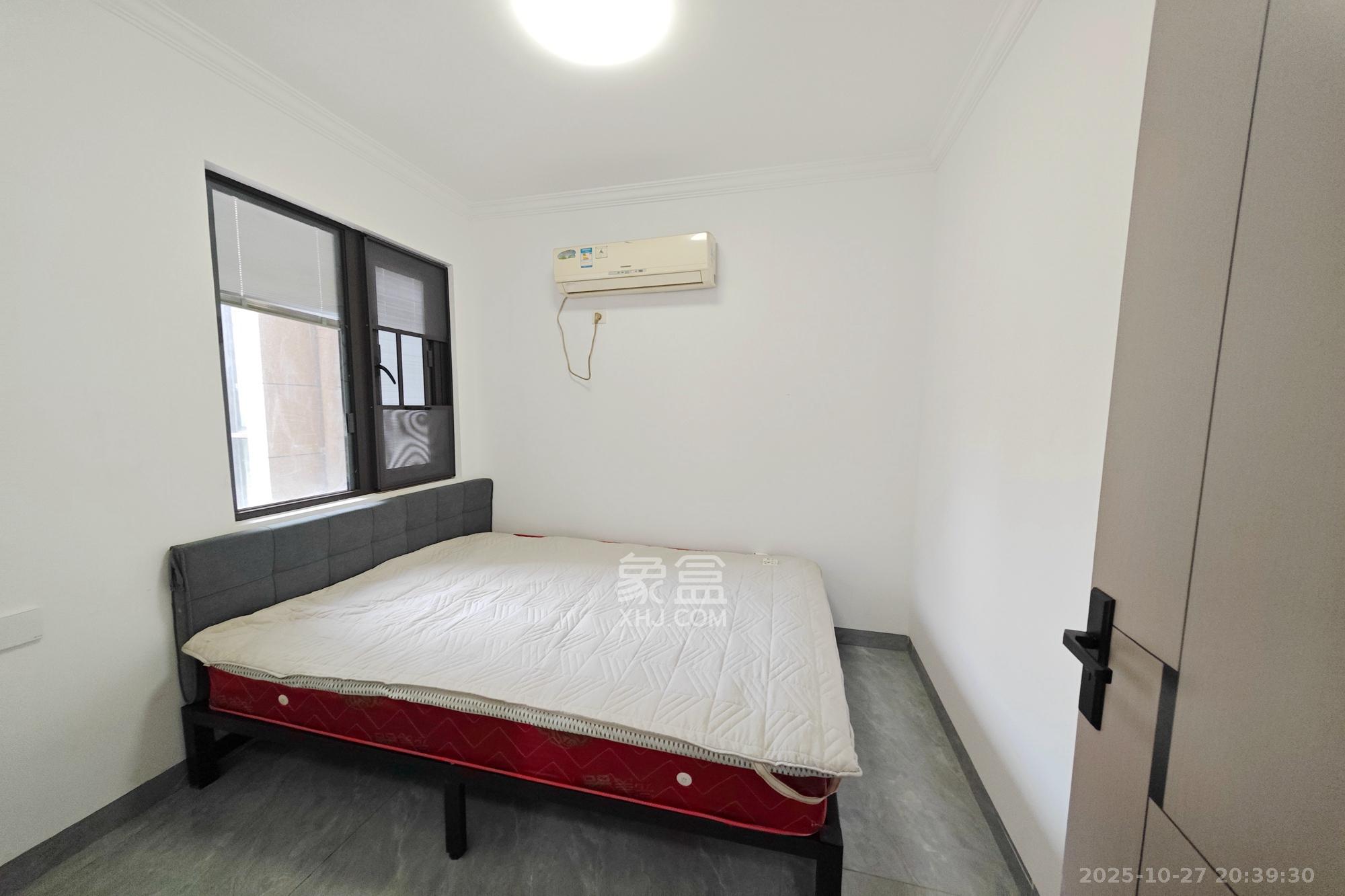 保利大都汇四期  3室2厅1卫    129.0万 保利大都汇四期  3室2厅1卫    129.0万卧室