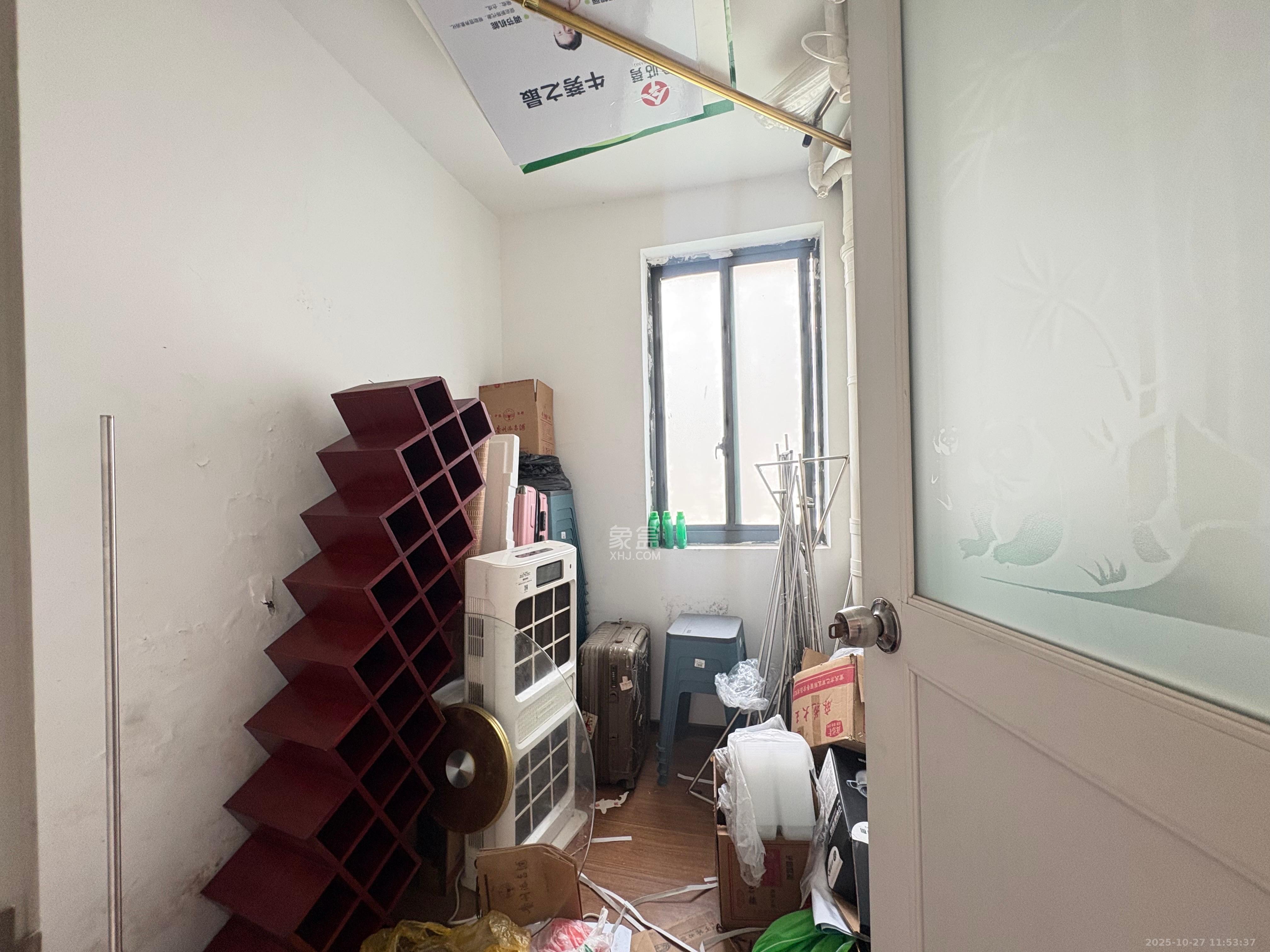 西子花苑 4室2厅2卫 3300.0元/月 西子花苑 4室2厅2卫 3300.0元/月室内图