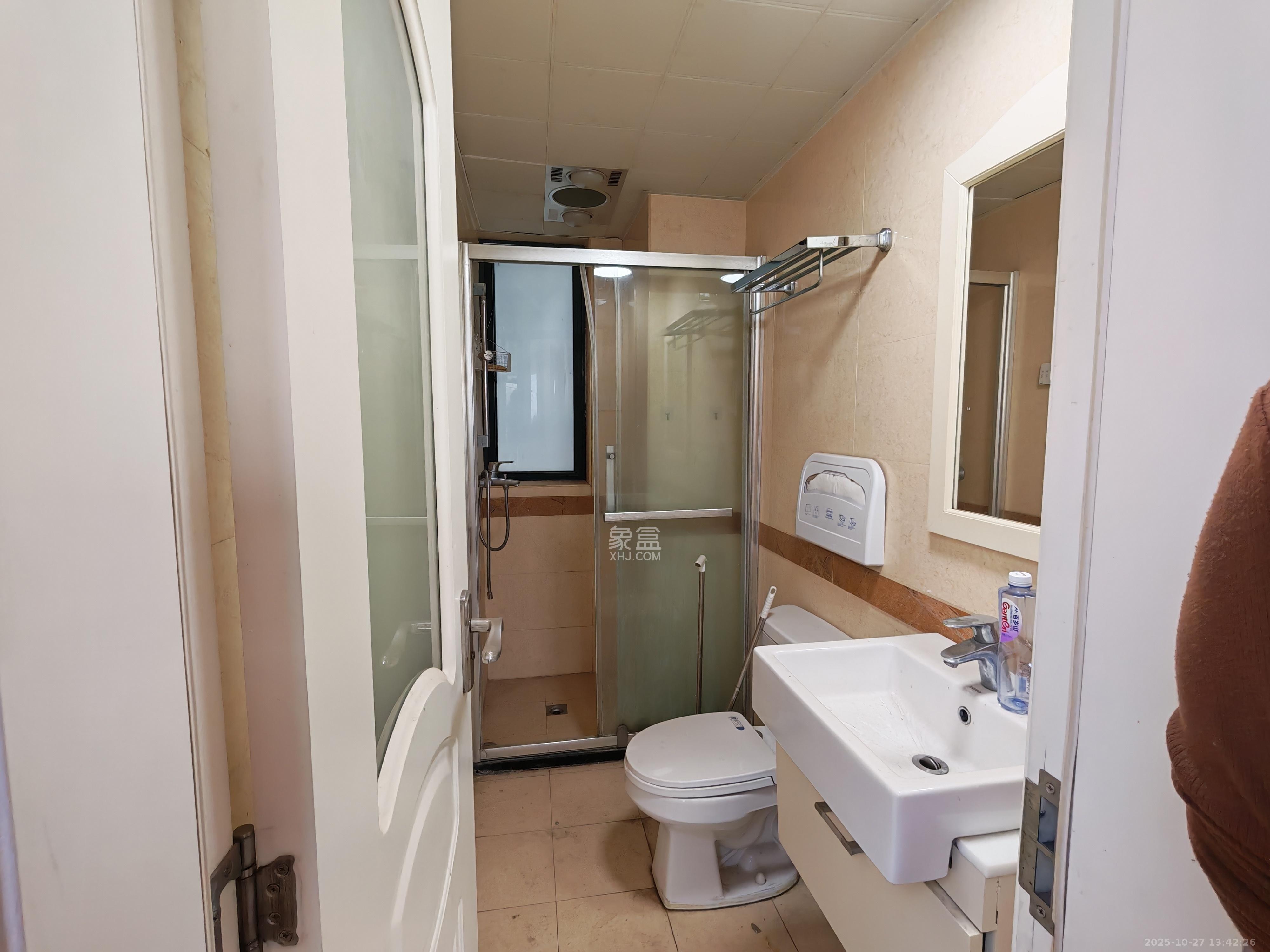 壹号公馆  2室1厅1卫    3500.0元/月室内图