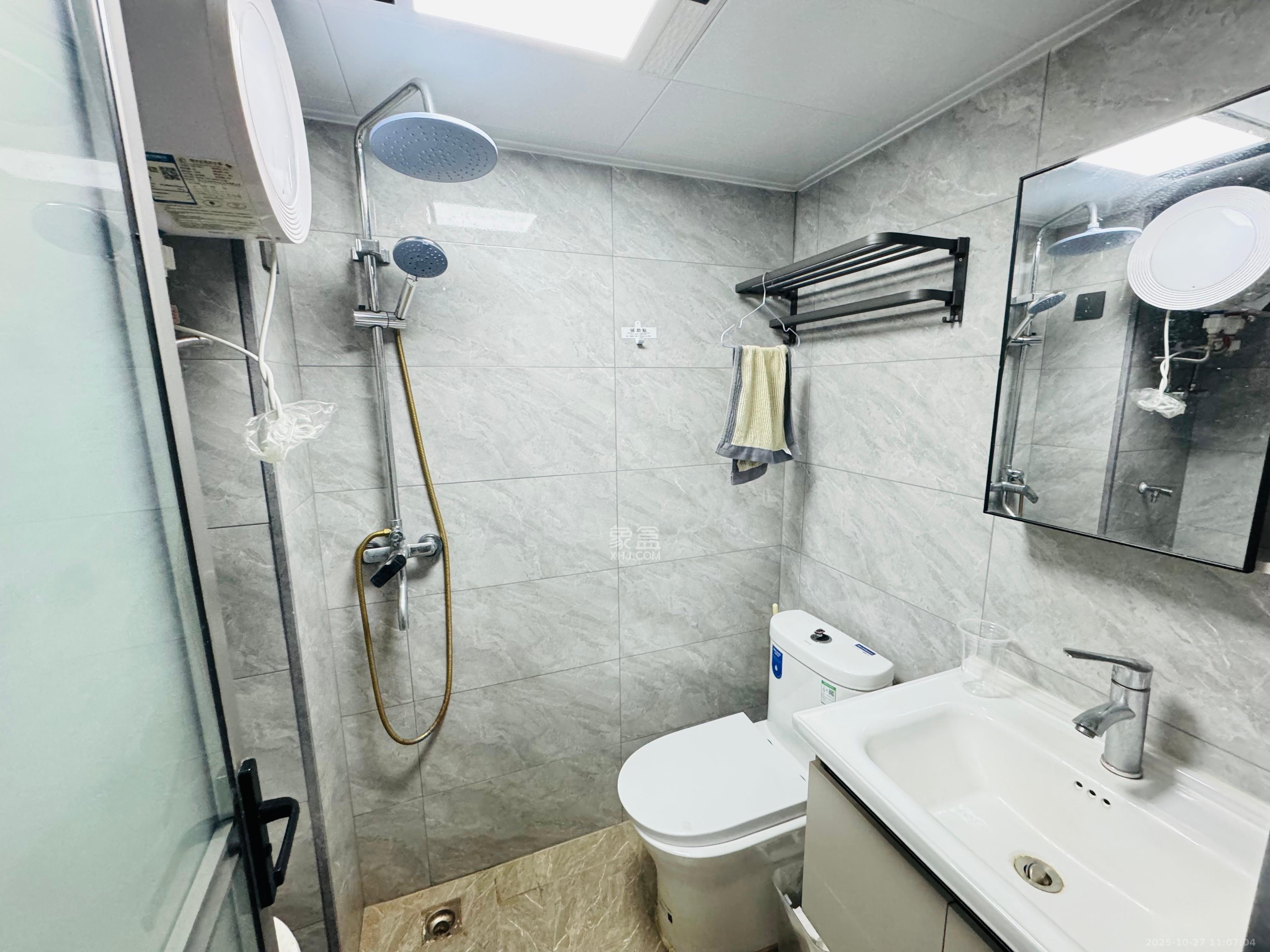 力高凤凰新天  1室1厅1卫    1750.0元/月 力高凤凰新天  1室1厅1卫    1750.0元/月室内图