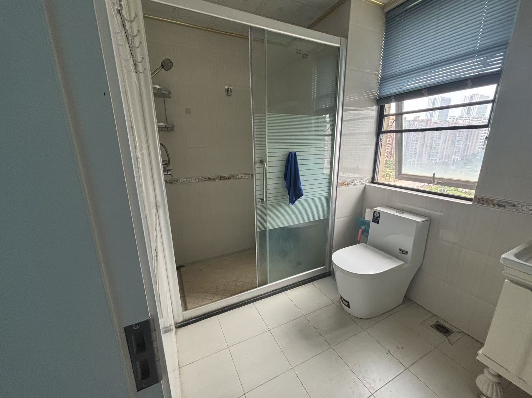 颐养公社阳光城  3室2厅2卫    3500.0元/月 颐养公社阳光城  3室2厅2卫    3500.0元/月室内图