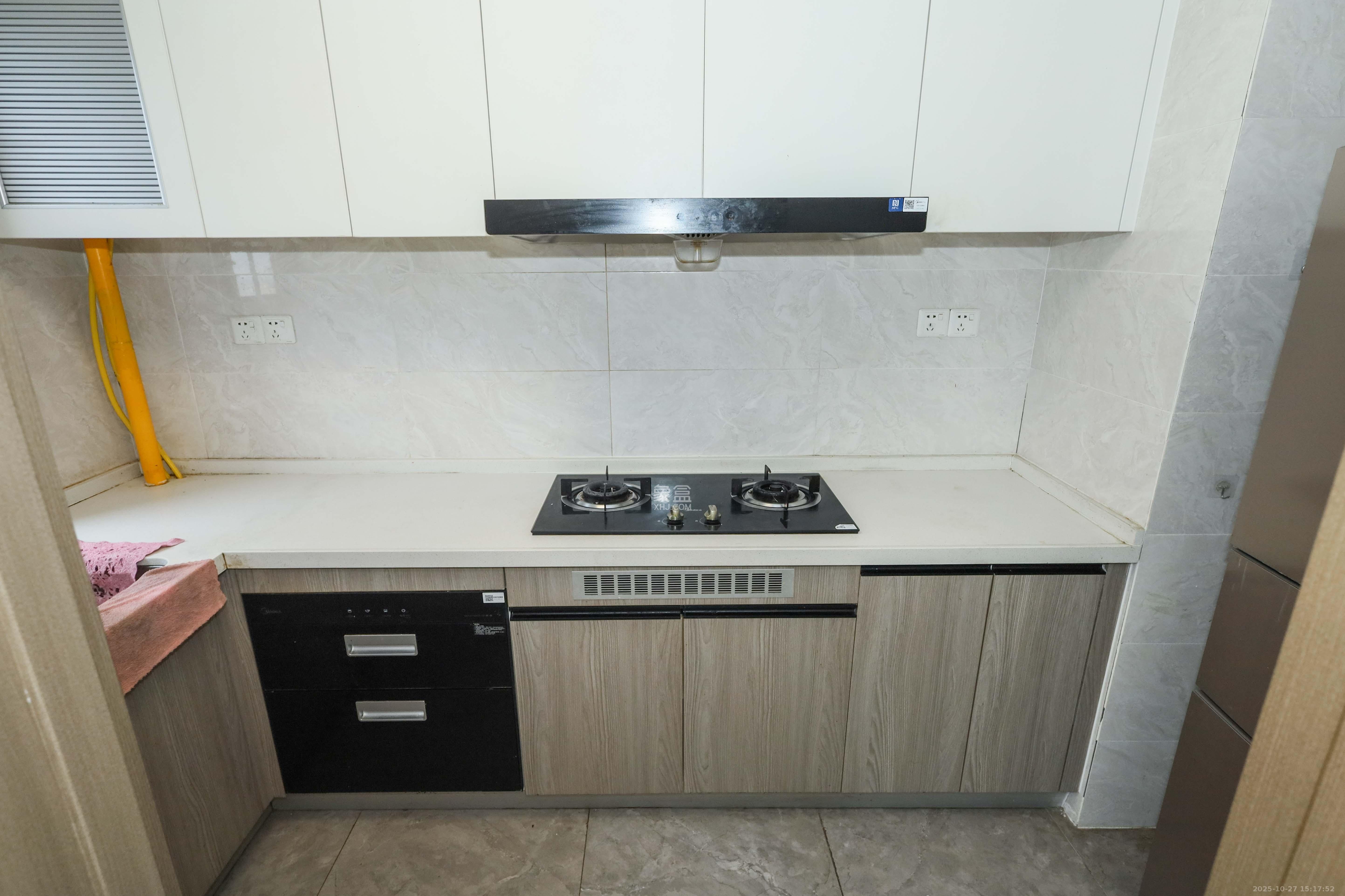 越秀亲爱里 4室2厅2卫 140.0万 越秀亲爱里 4室2厅2卫 140.0万厨房