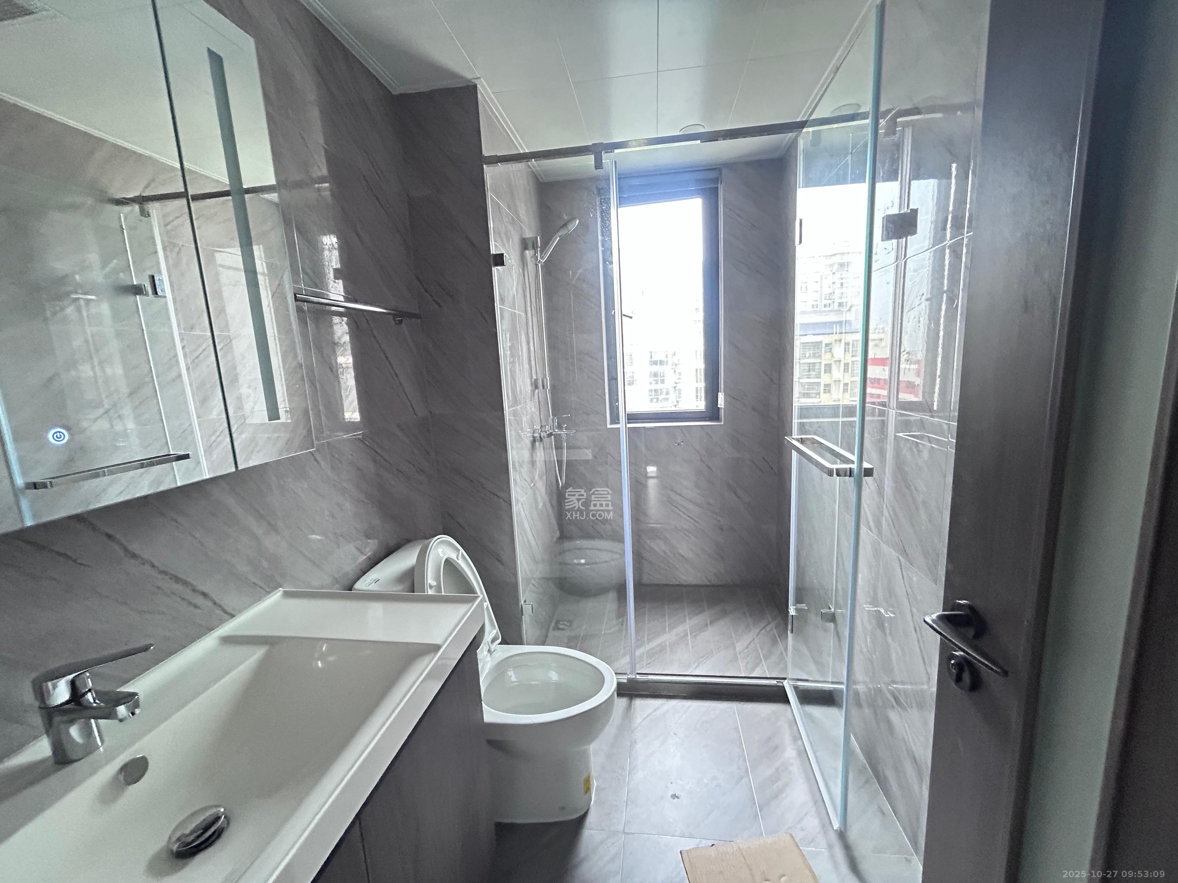 龙湖青云阙  4室2厅2卫    4700.0元/月 龙湖青云阙  4室2厅2卫    4700.0元/月室内图