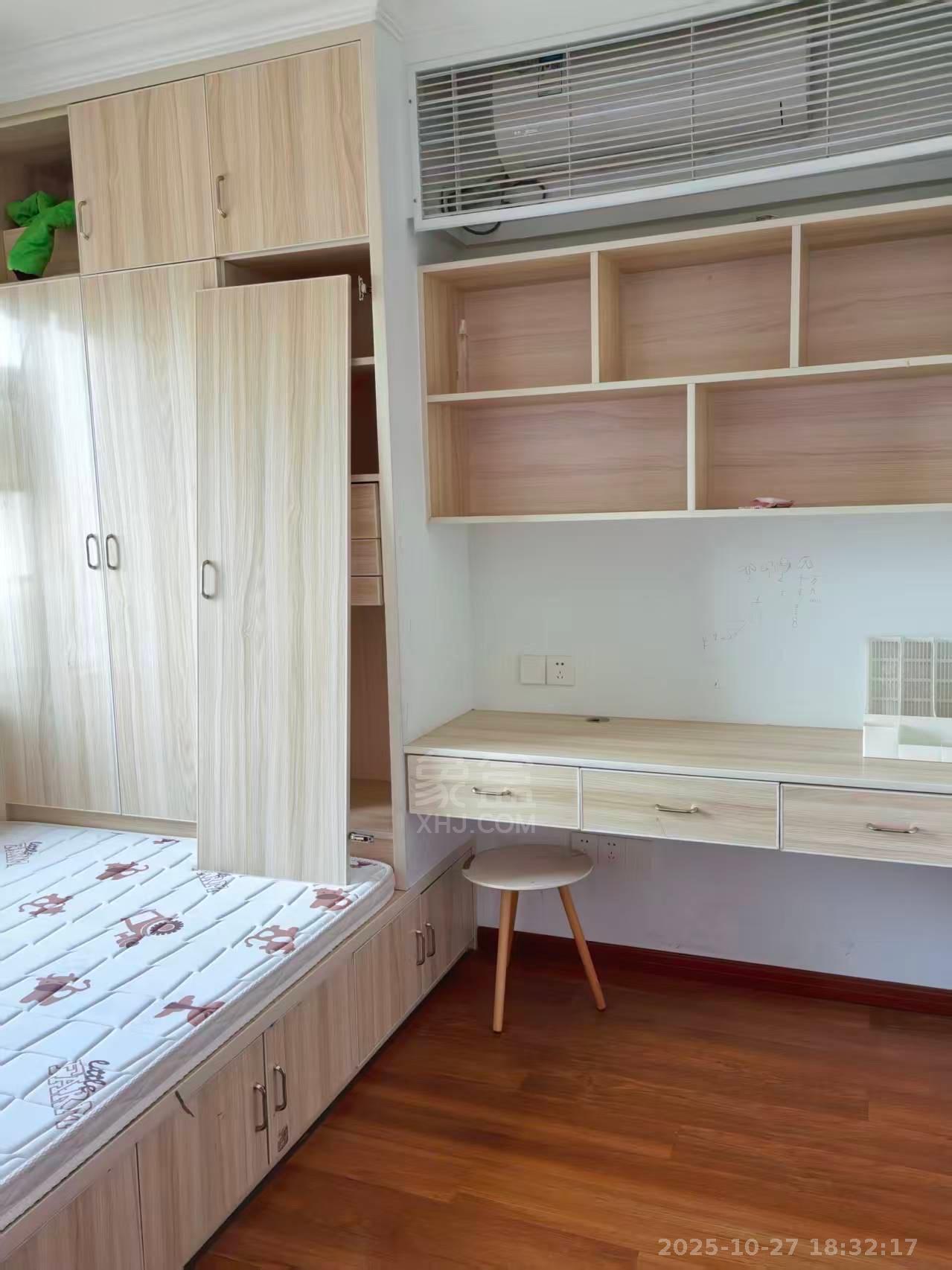 中泰财富湘江  3室2厅1卫    2100.0元/月