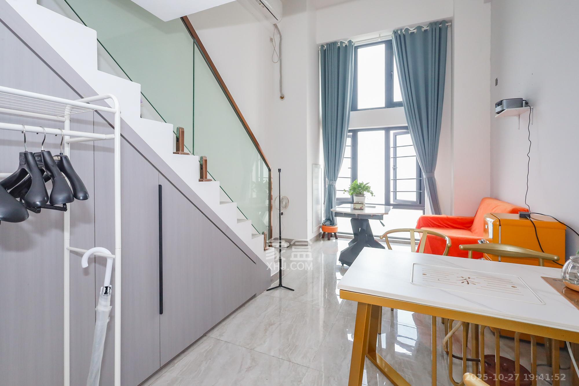 启迪协信中心 1室0厅0卫 38.0万 启迪协信中心 1室0厅0卫 38.0万客厅