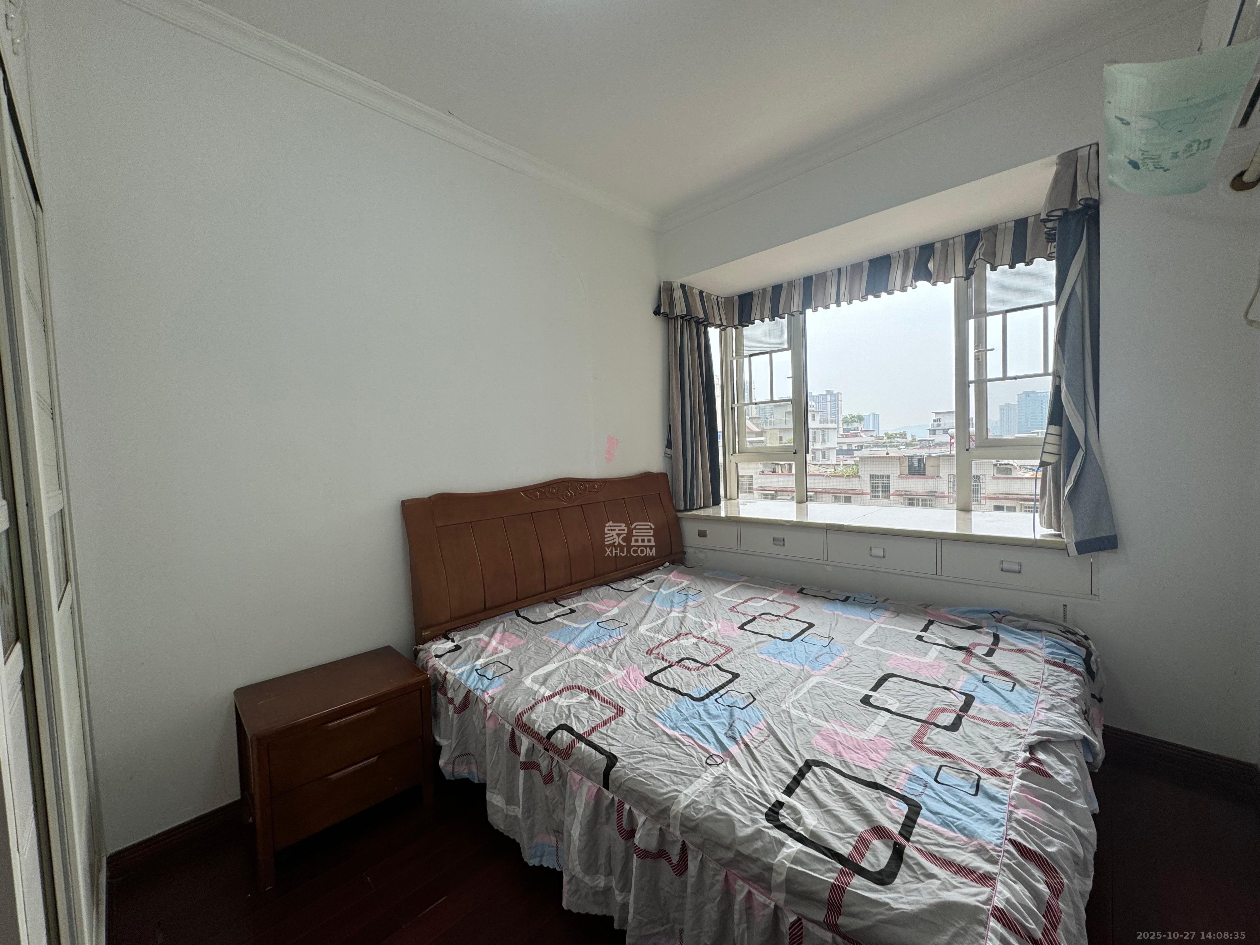 金鼎公园尚 3室2厅2卫 2400.0元/月 金鼎公园尚 3室2厅2卫 2400.0元/月室内图