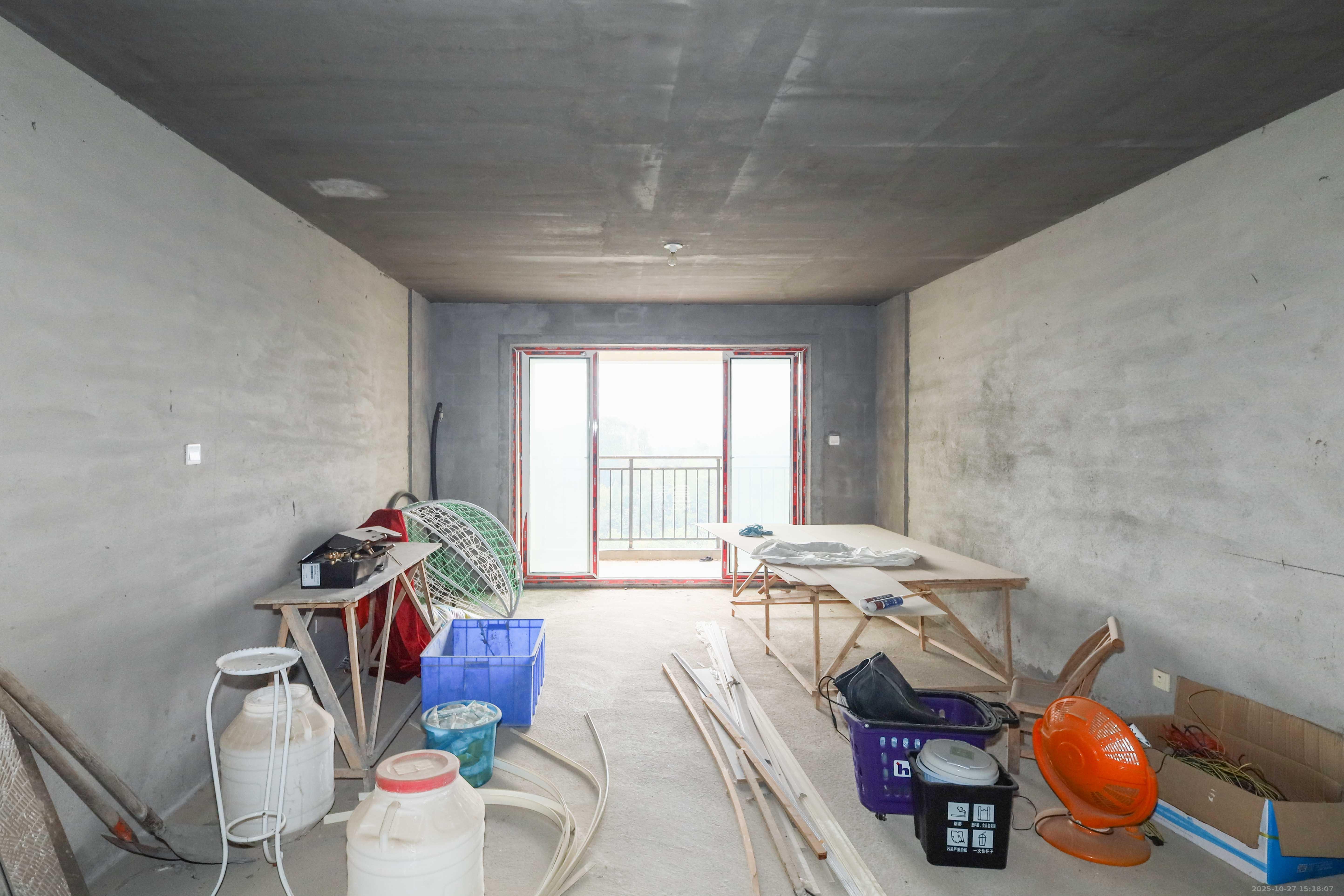 桥头家苑一期  3室2厅1卫    65.0万 桥头家苑一期  3室2厅1卫    65.0万客厅