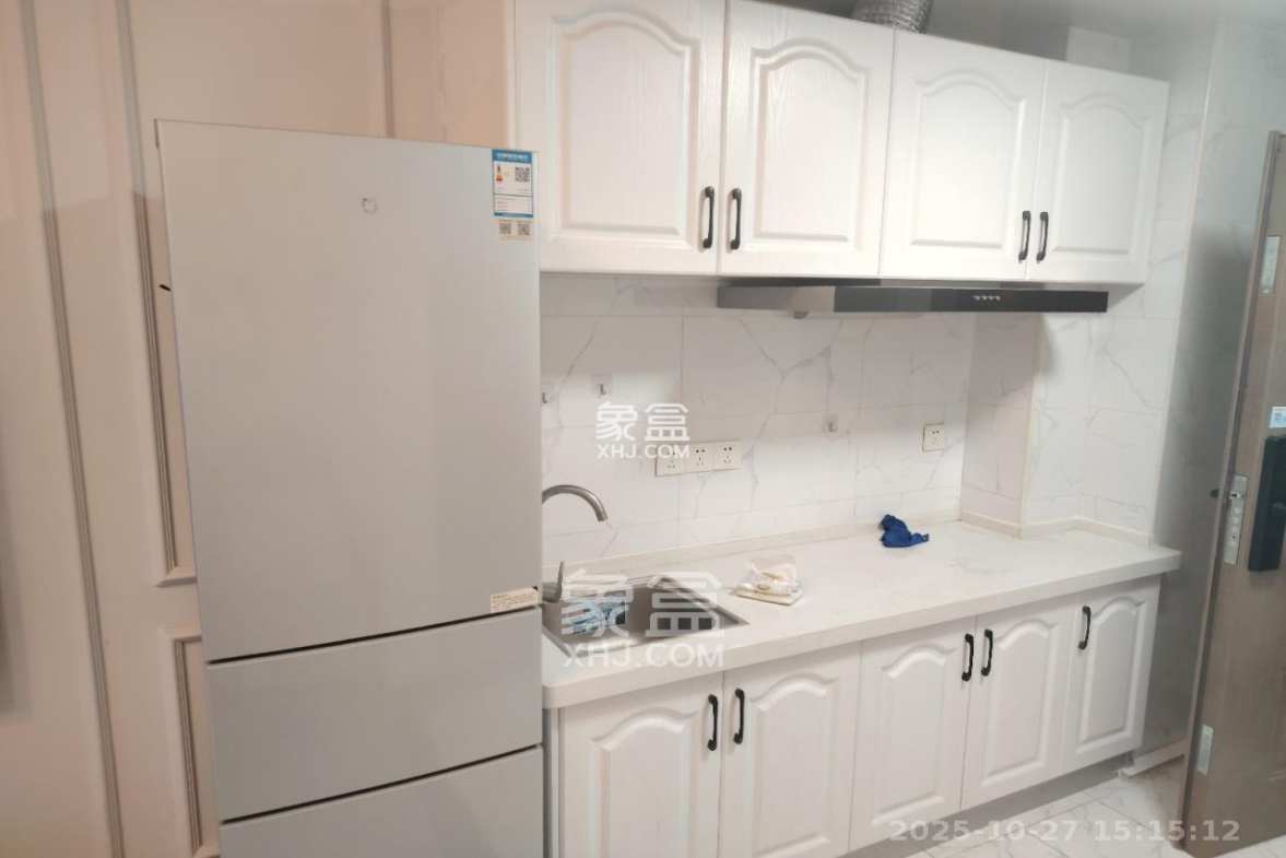 奥克斯滨仕花园(奥克斯洋湖广场/奥克斯中心) 1室0厅0卫 1600.0元/月 奥克斯滨仕花园(奥克斯洋湖广场/奥克斯中心) 1室0厅0卫 1600.0元/月室内图