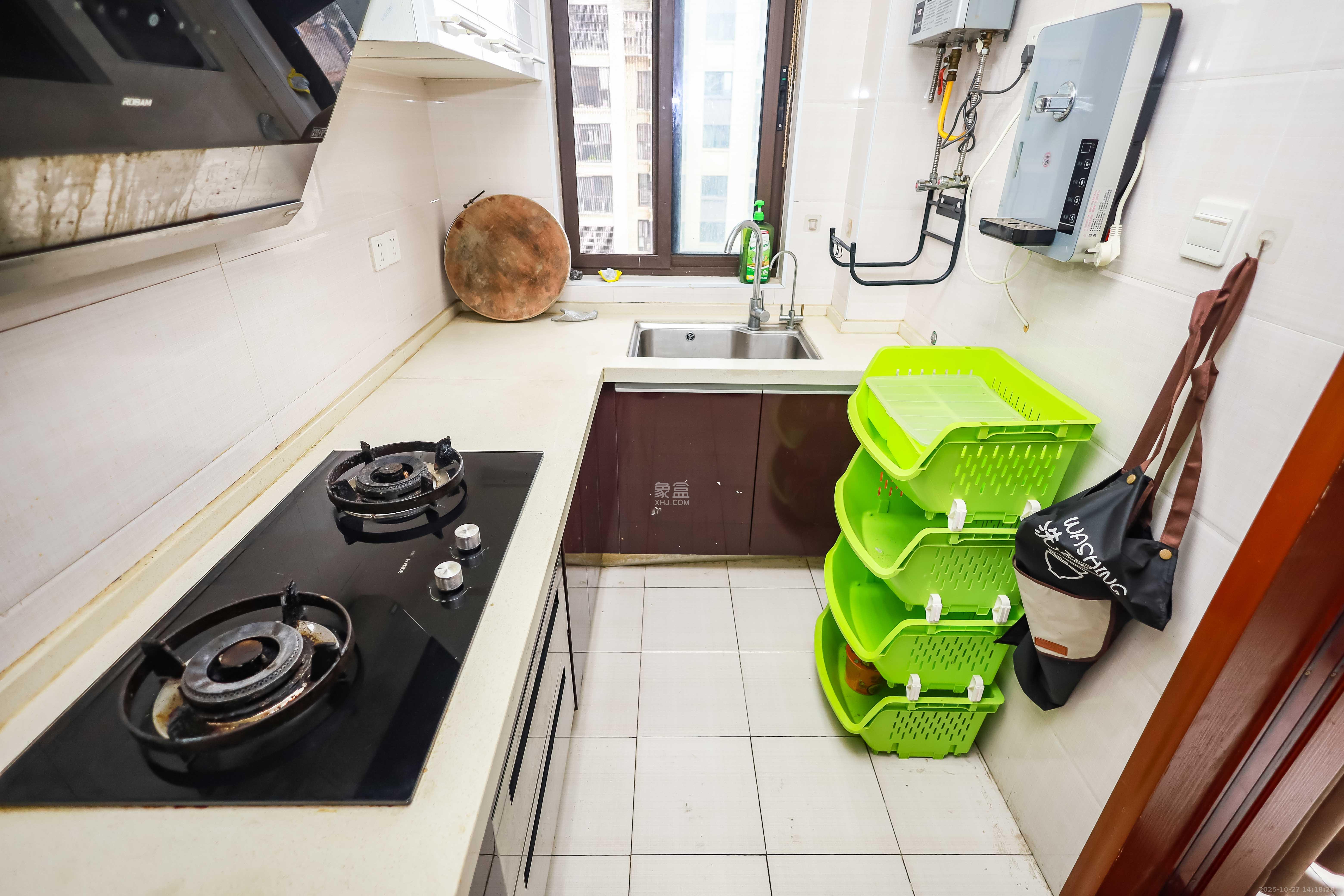 奥克斯缔壹城  3室2厅2卫    115.0万 奥克斯缔壹城  3室2厅2卫    115.0万厨房