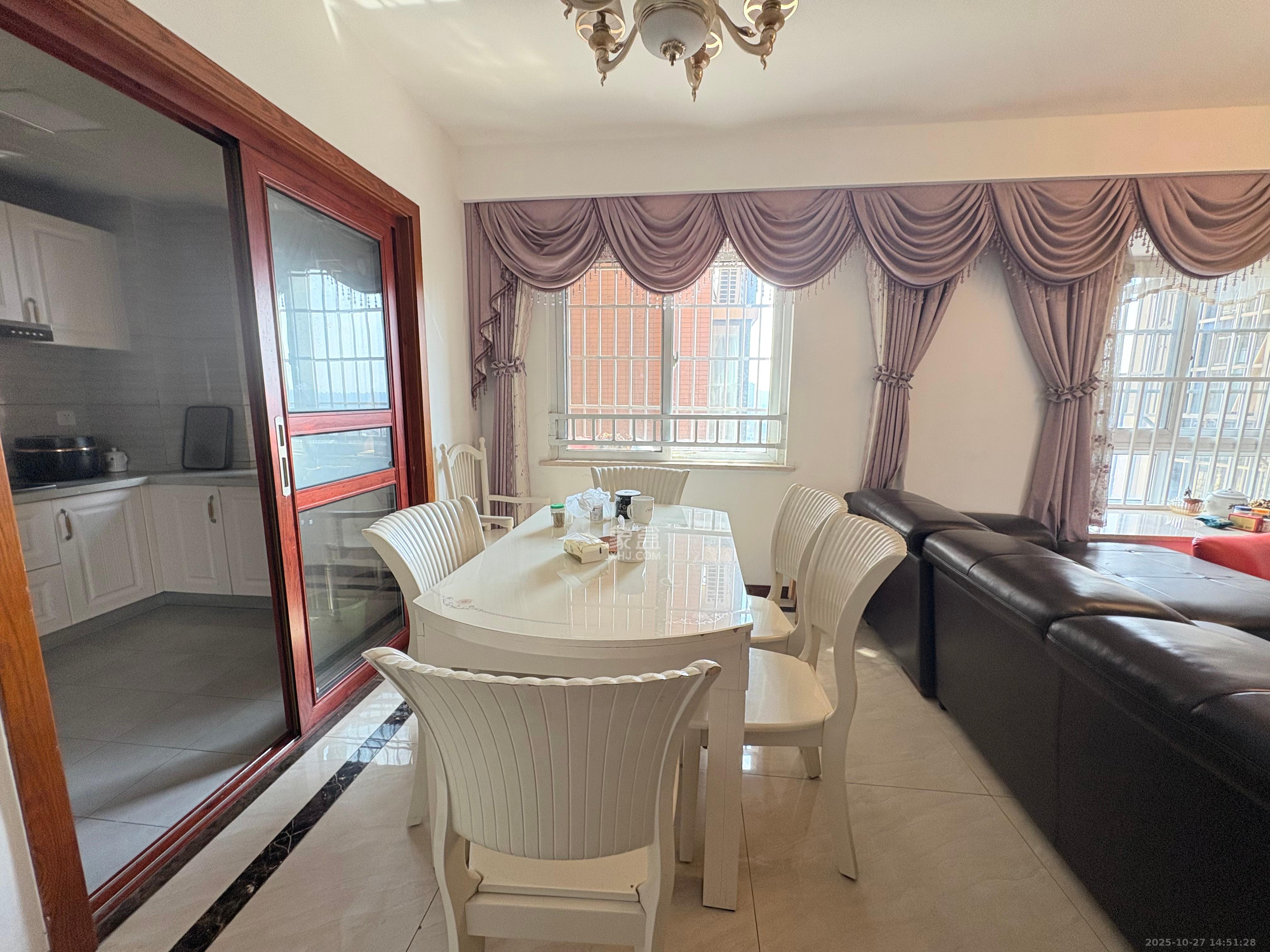 山水湾  4室2厅2卫    2300.0元/月 山水湾  4室2厅2卫    2300.0元/月室内图