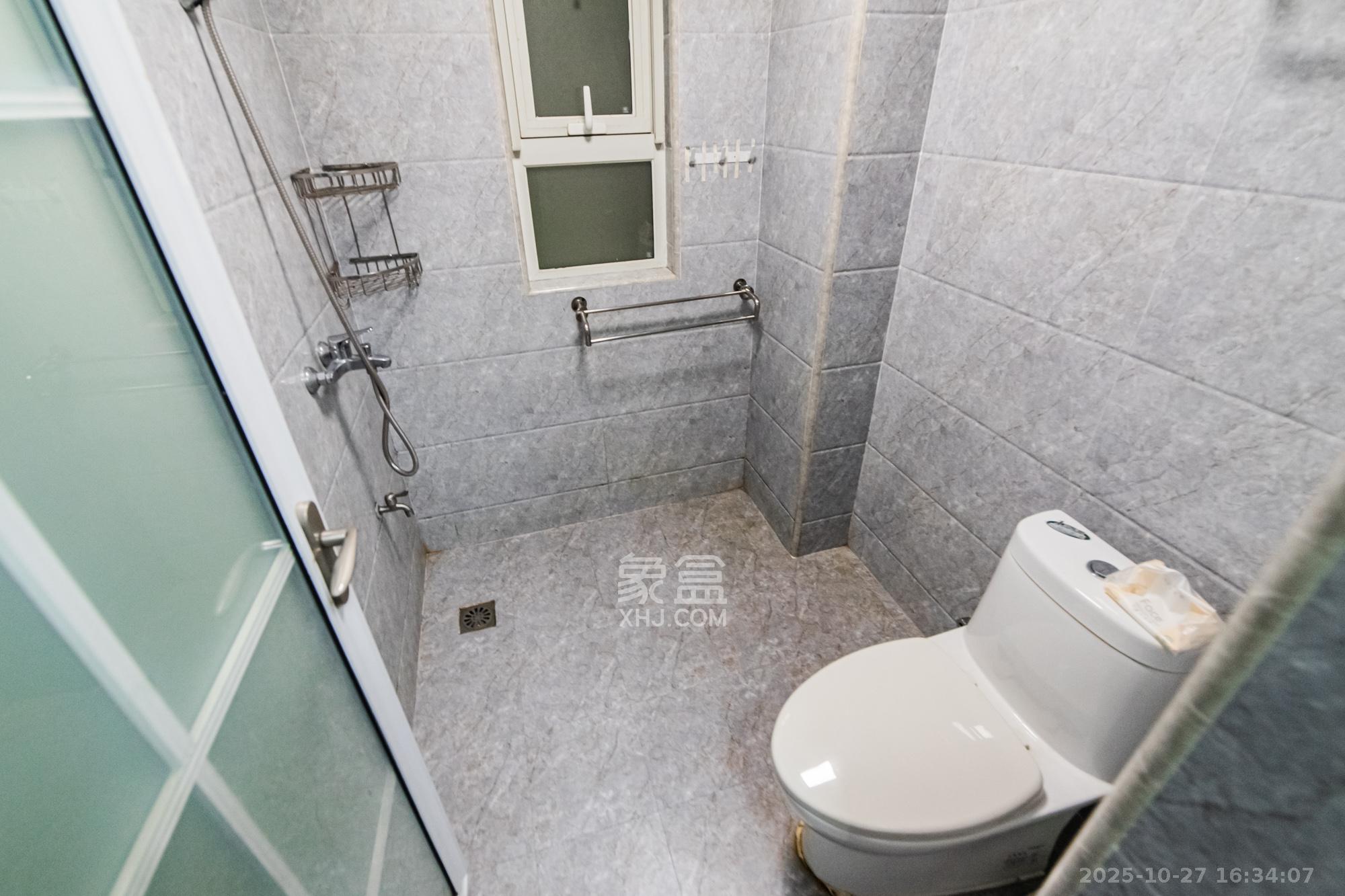 北辰三角洲E4区  3室2厅1卫    3800.0元/月室内图