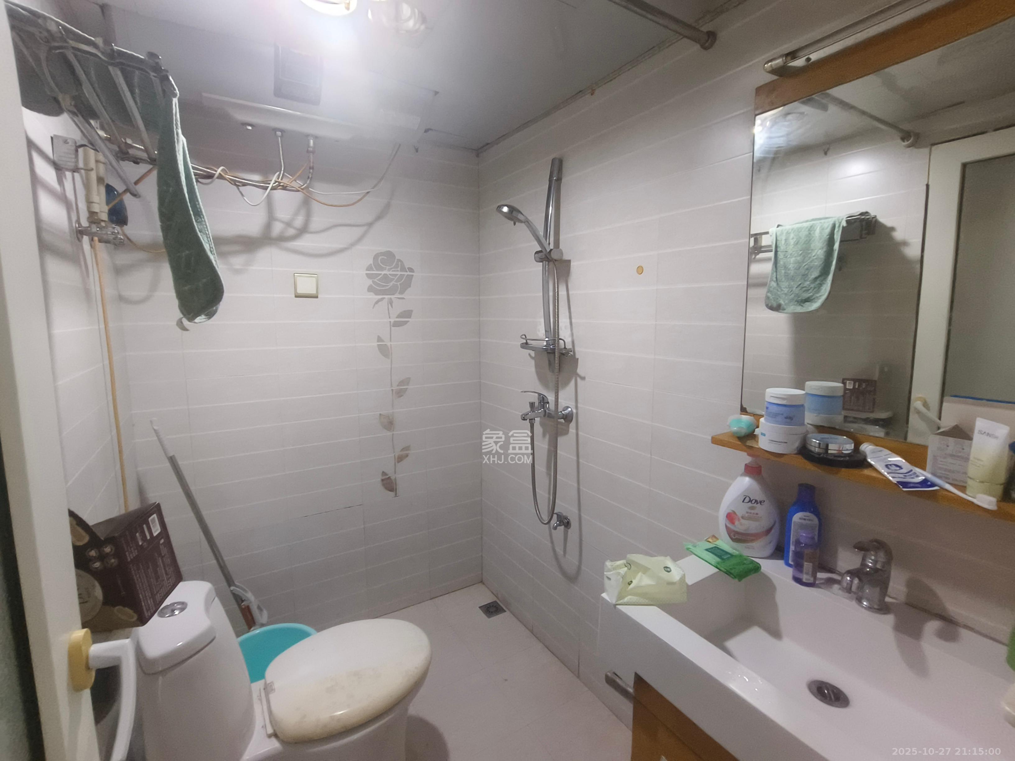 玛依拉山庄  1室1厅1卫    1600.0元/月 玛依拉山庄  1室1厅1卫    1600.0元/月室内图