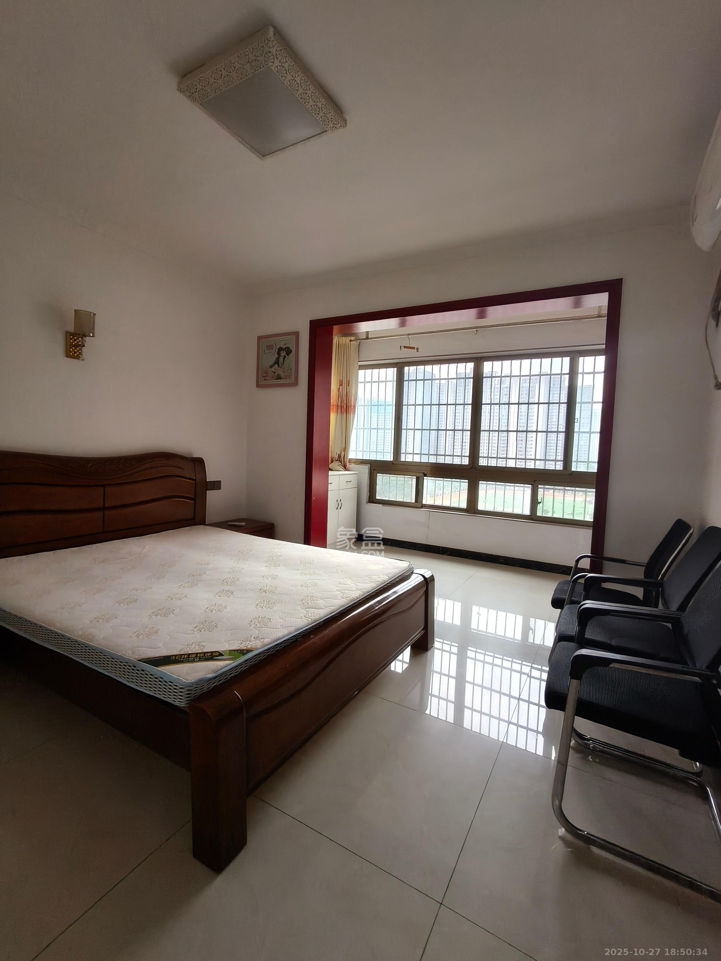 星城新宇黎锦苑 3室2厅2卫 2600.0元/月 星城新宇黎锦苑 3室2厅2卫 2600.0元/月室内图