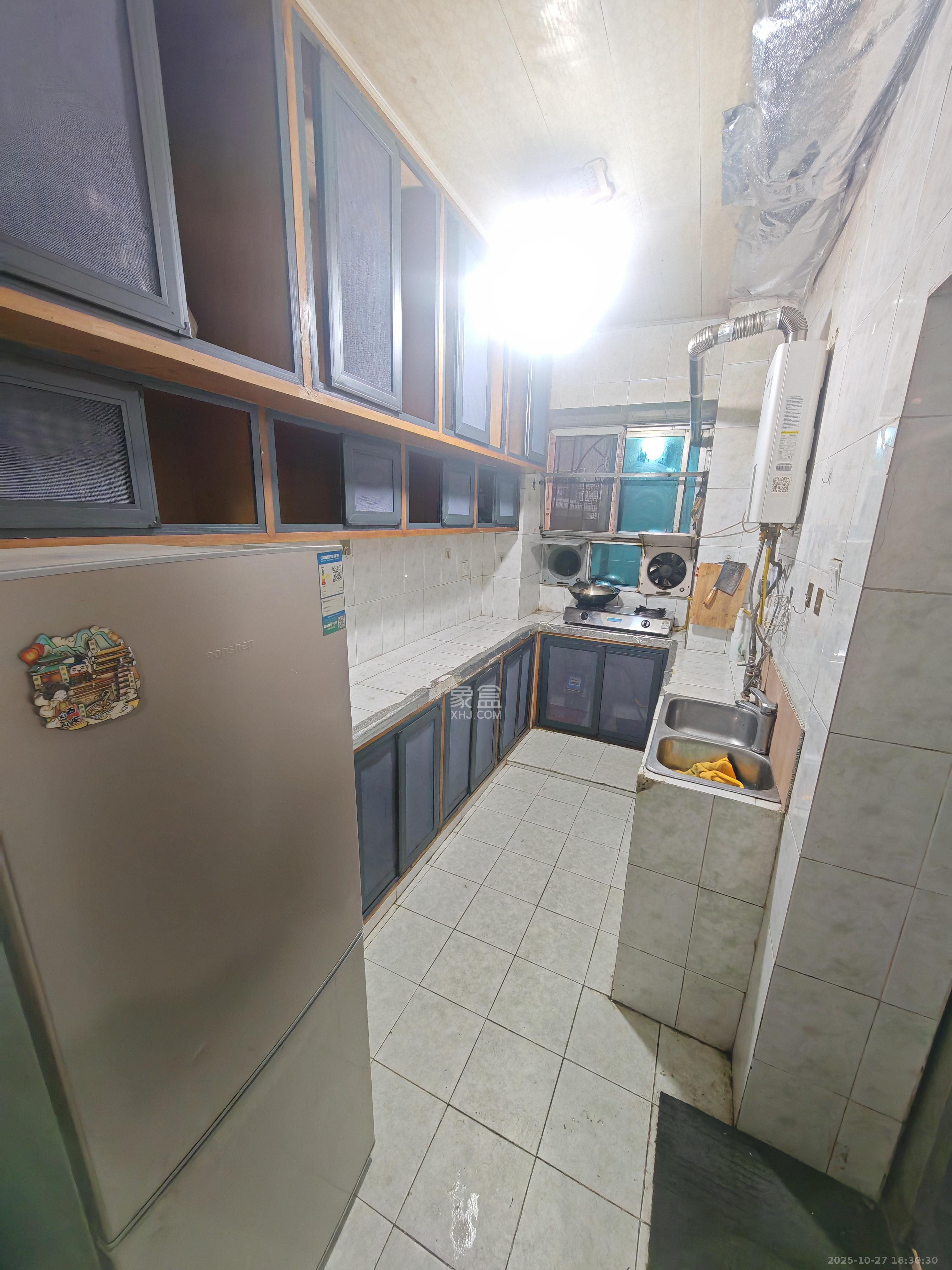 南湖公寓（万顺公寓）  1室2厅1卫    1650.0元/月室内图