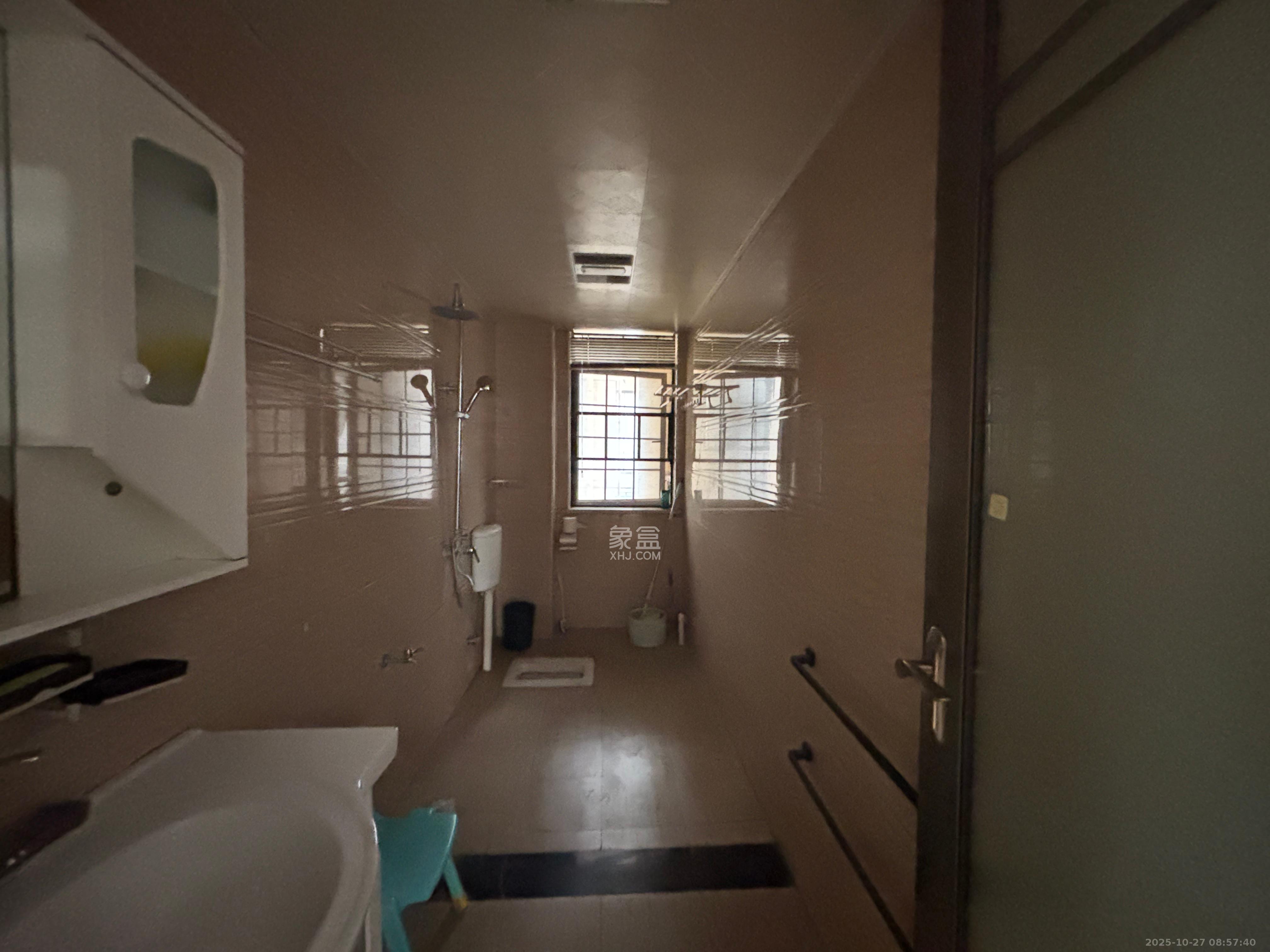 宏聚地中海  2室2厅1卫    2000.0元/月室内图