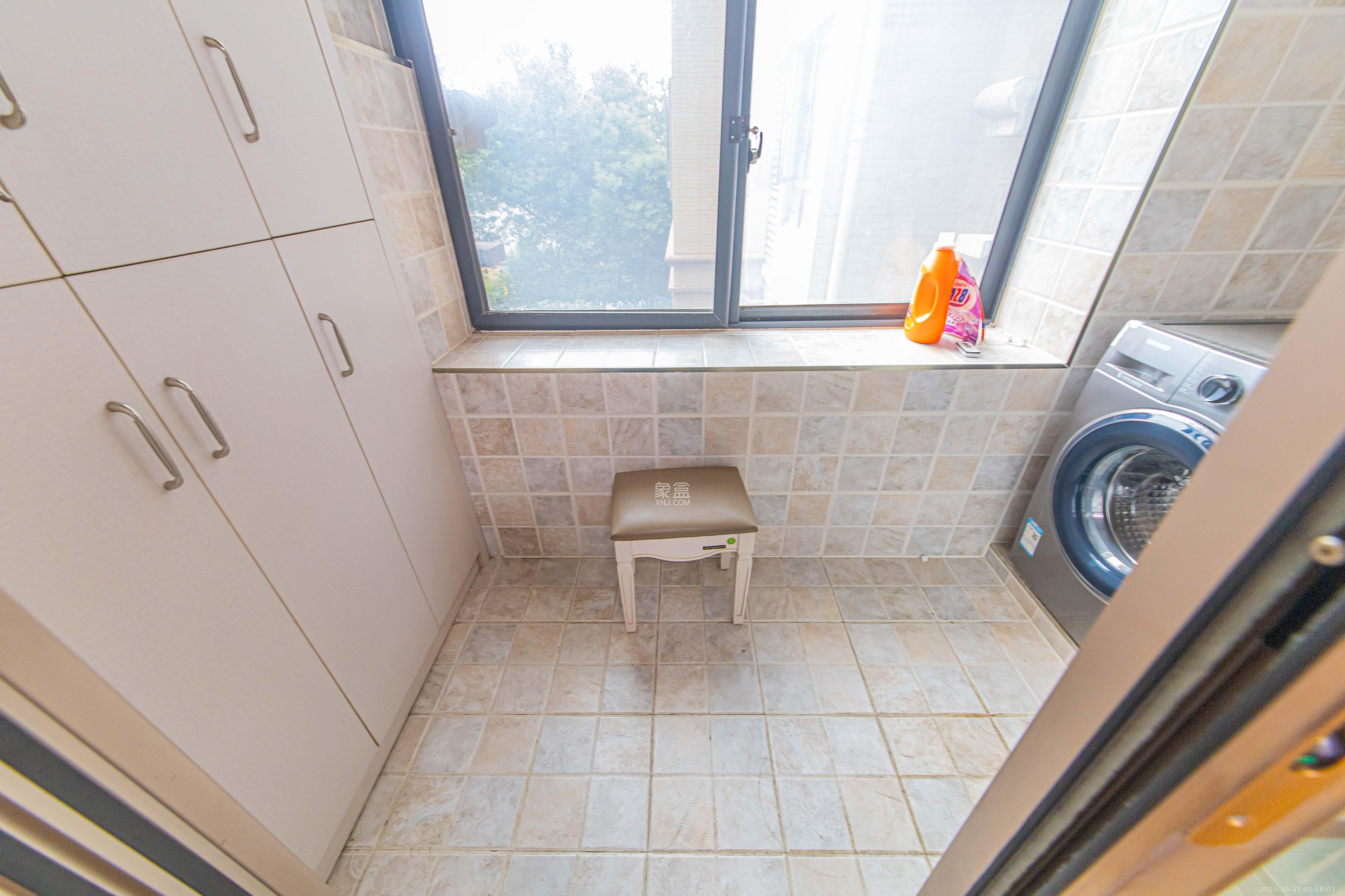 中建芙蓉嘉苑 3室2厅2卫 130.0万 中建芙蓉嘉苑 3室2厅2卫 130.0万阳台