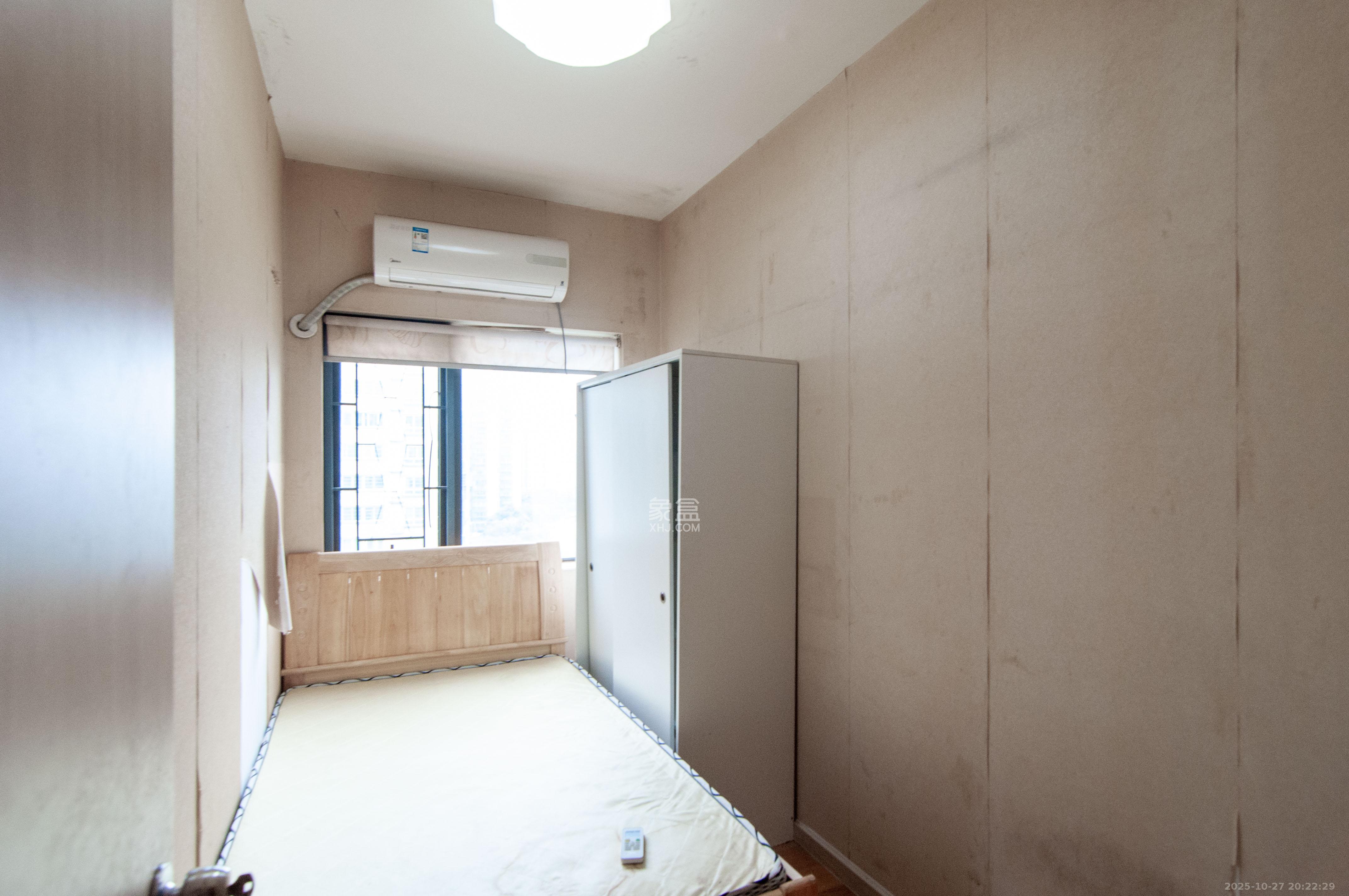 远大麓园  3室2厅2卫    2200.0元/月室内图