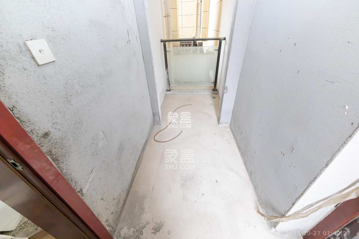 明发阅江悦府 4室2厅2卫 95.0万 明发阅江悦府 4室2厅2卫 95.0万阳台