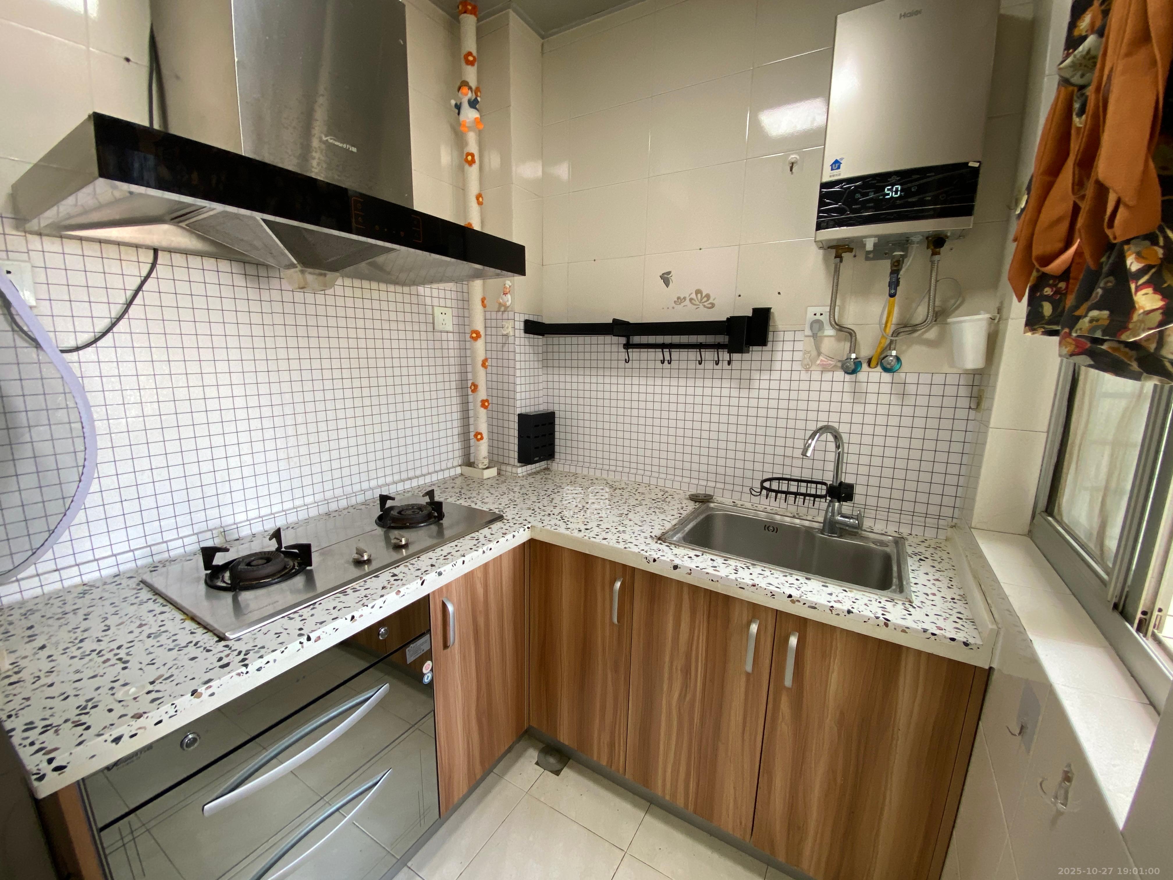 东方新世界  1室1厅1卫    1700.0元/月室内图