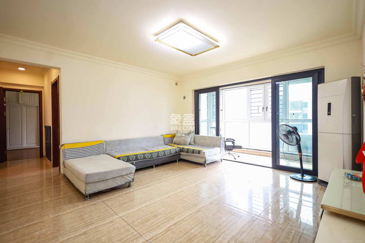 碧桂园荟隽棠 4室2厅2卫 132.0万 碧桂园荟隽棠 4室2厅2卫 132.0万客厅