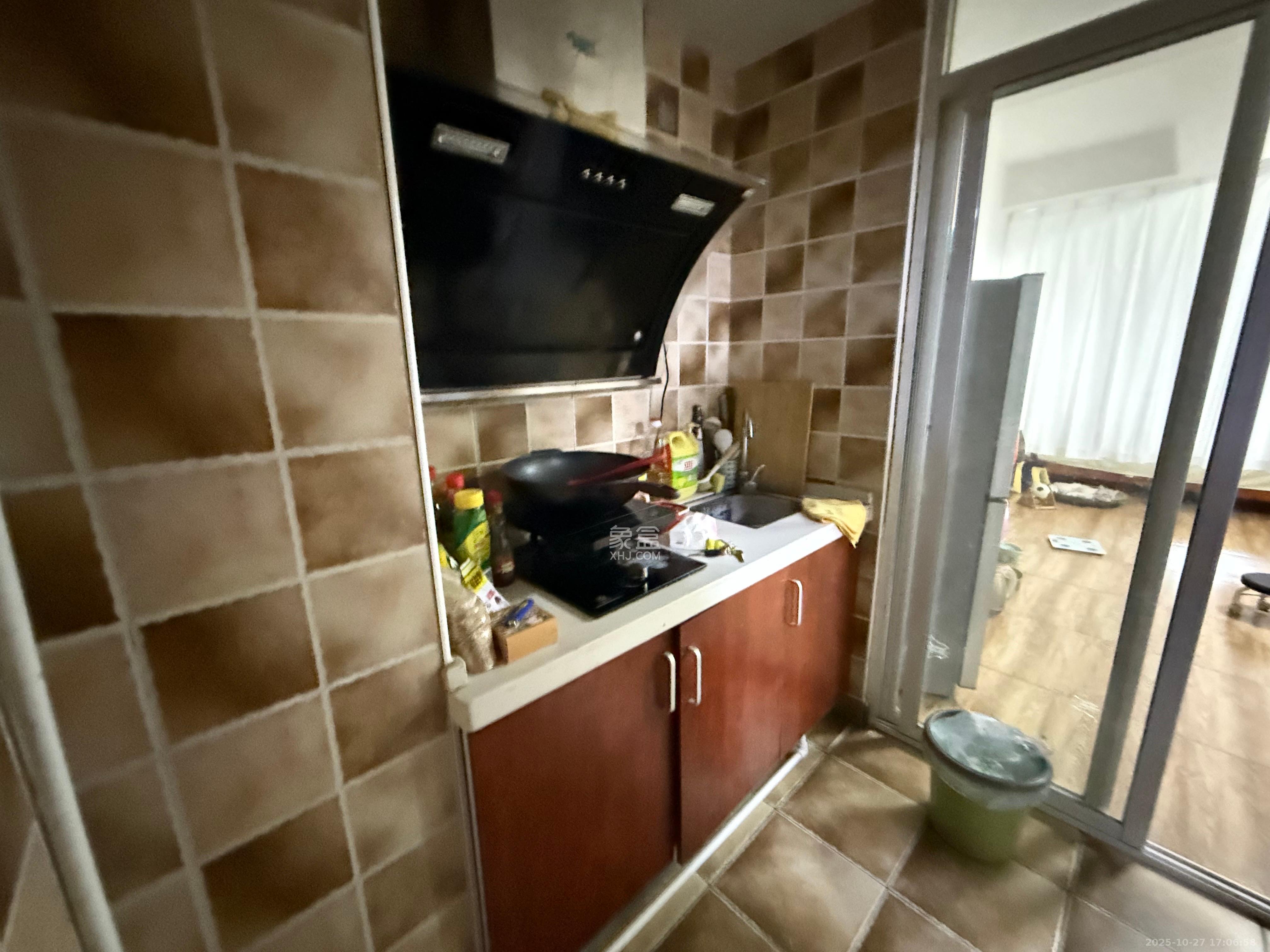 曙光领峰（曙光家园）  1室1厅1卫    1500.0元/月室内图