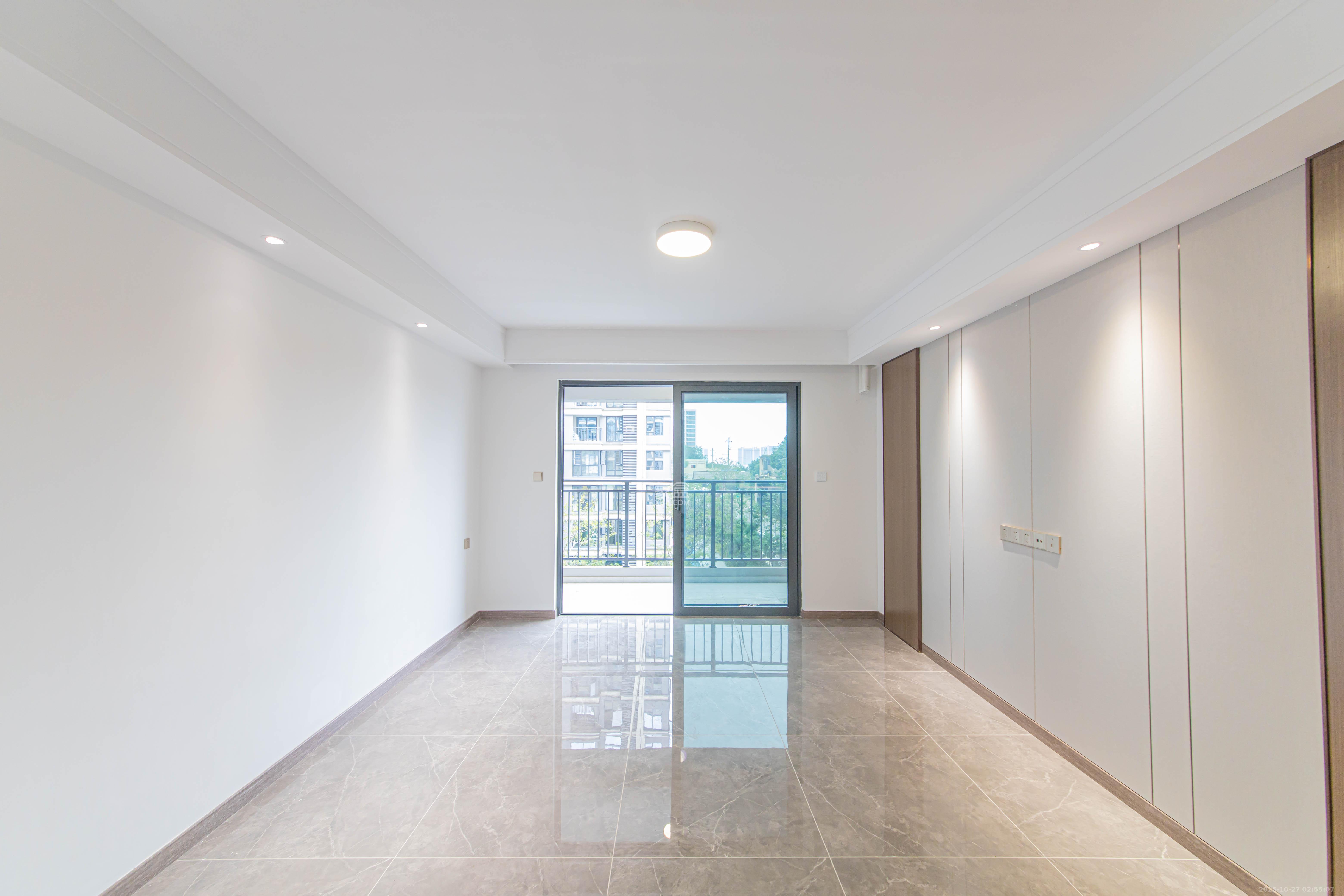 江悦和鸣 4室2厅2卫 222.0万 江悦和鸣 4室2厅2卫 222.0万客厅