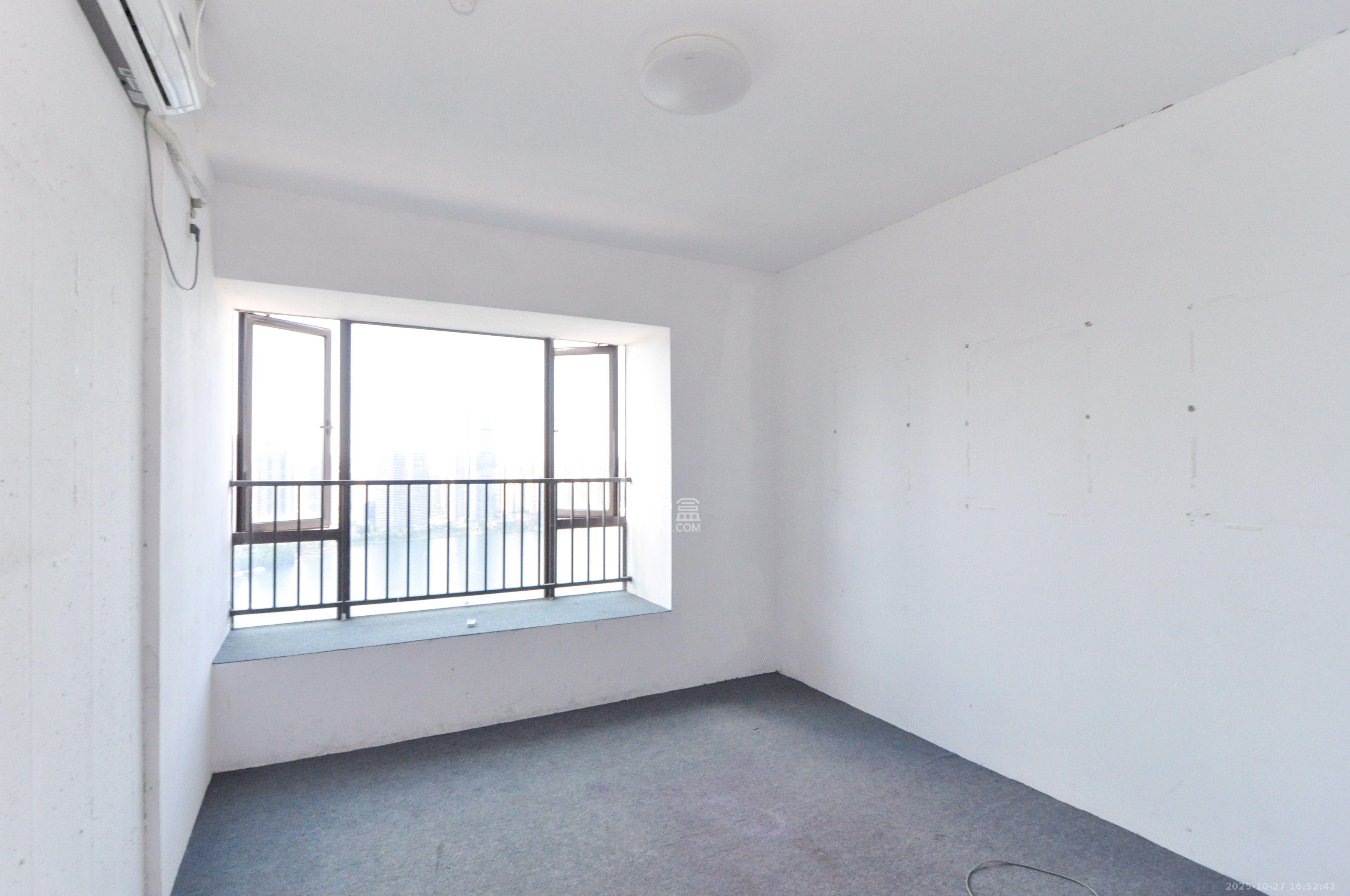 佳兆业云顶梅溪湖（佳兆业梅溪荟）  4室2厅2卫    3500.0元/月室内图