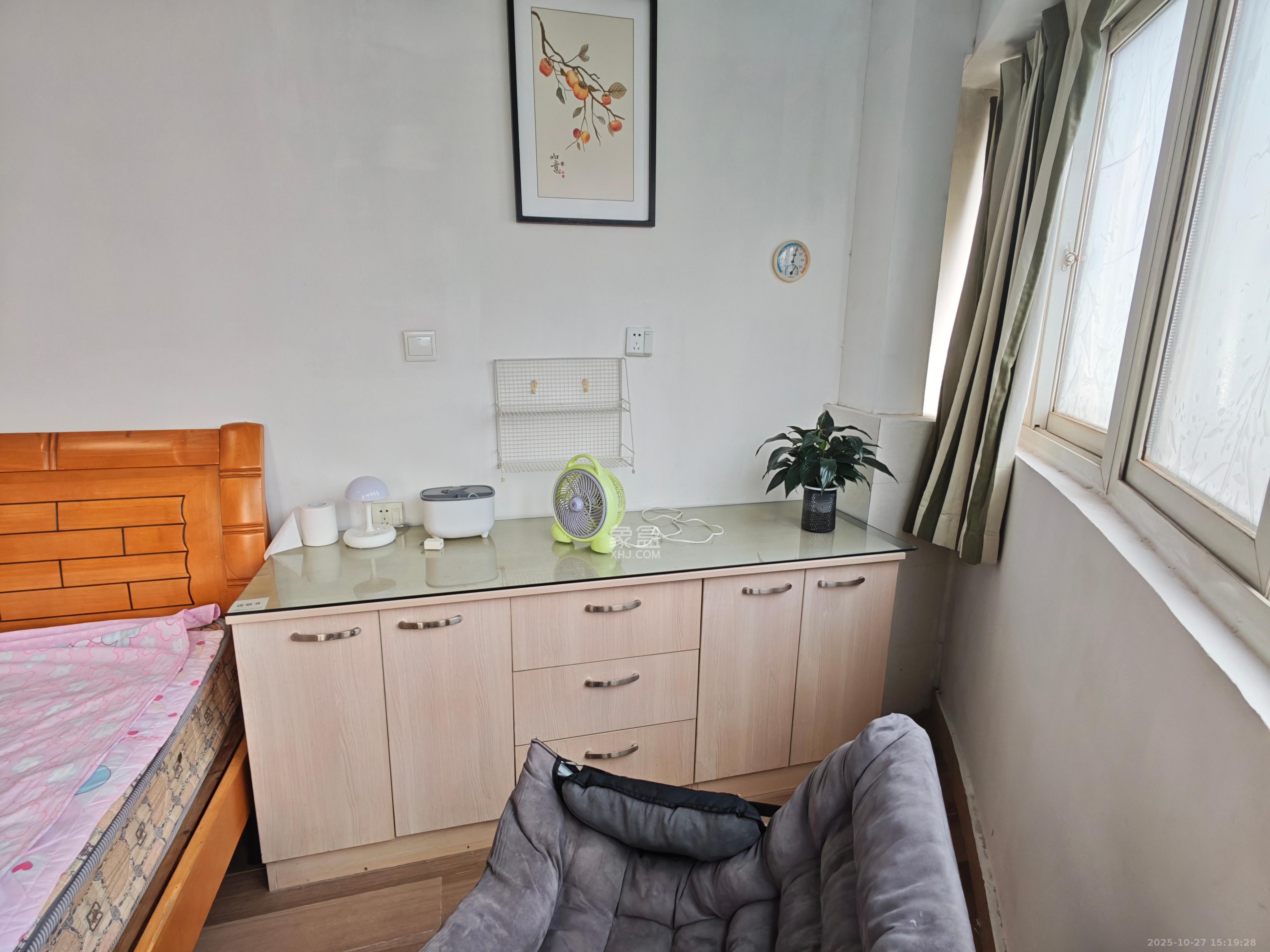 2076至高点  1室1厅1卫    1100.0元/月室内图