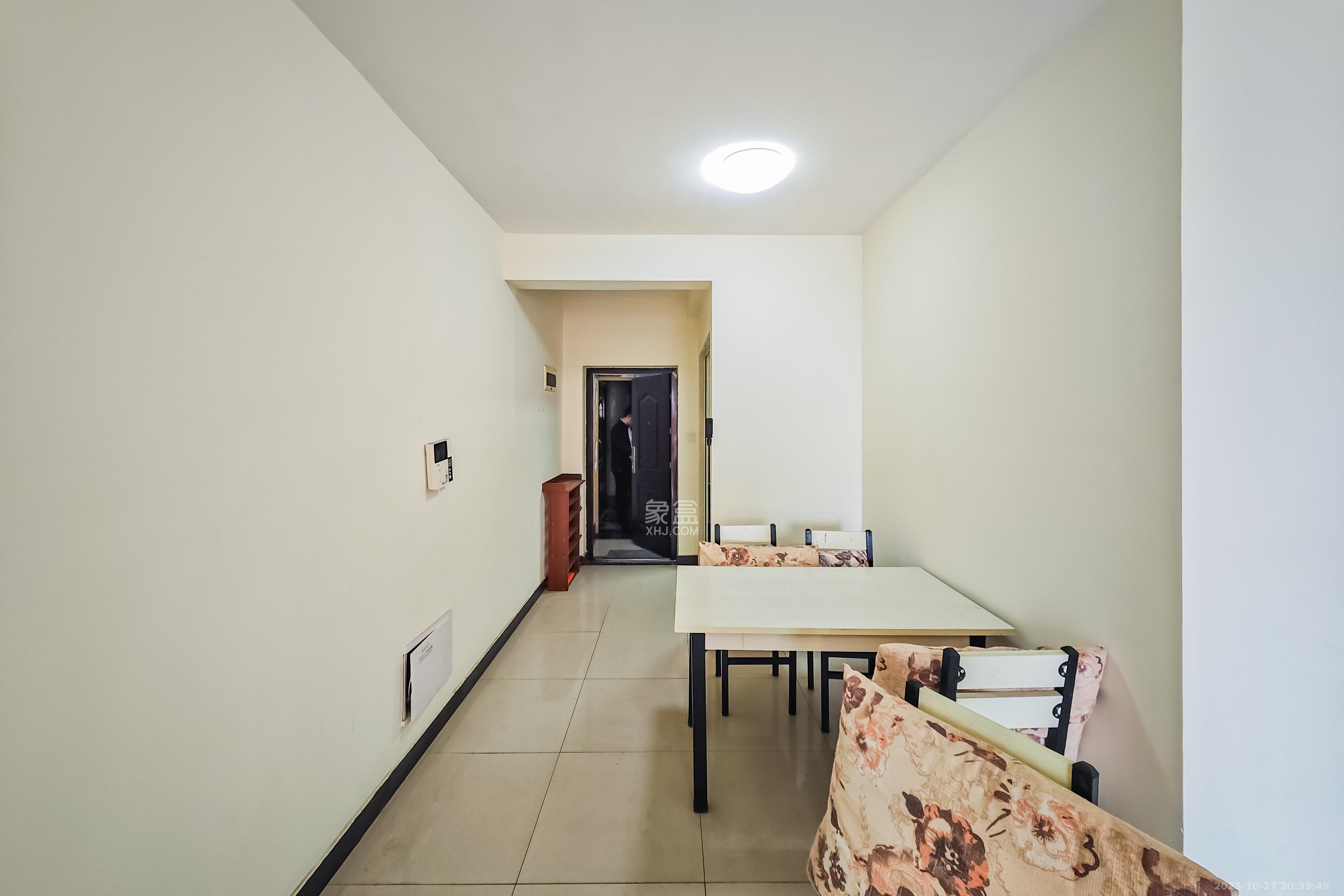 旭辉香樟公馆 2室2厅1卫 69.0万 旭辉香樟公馆 2室2厅1卫 69.0万客厅