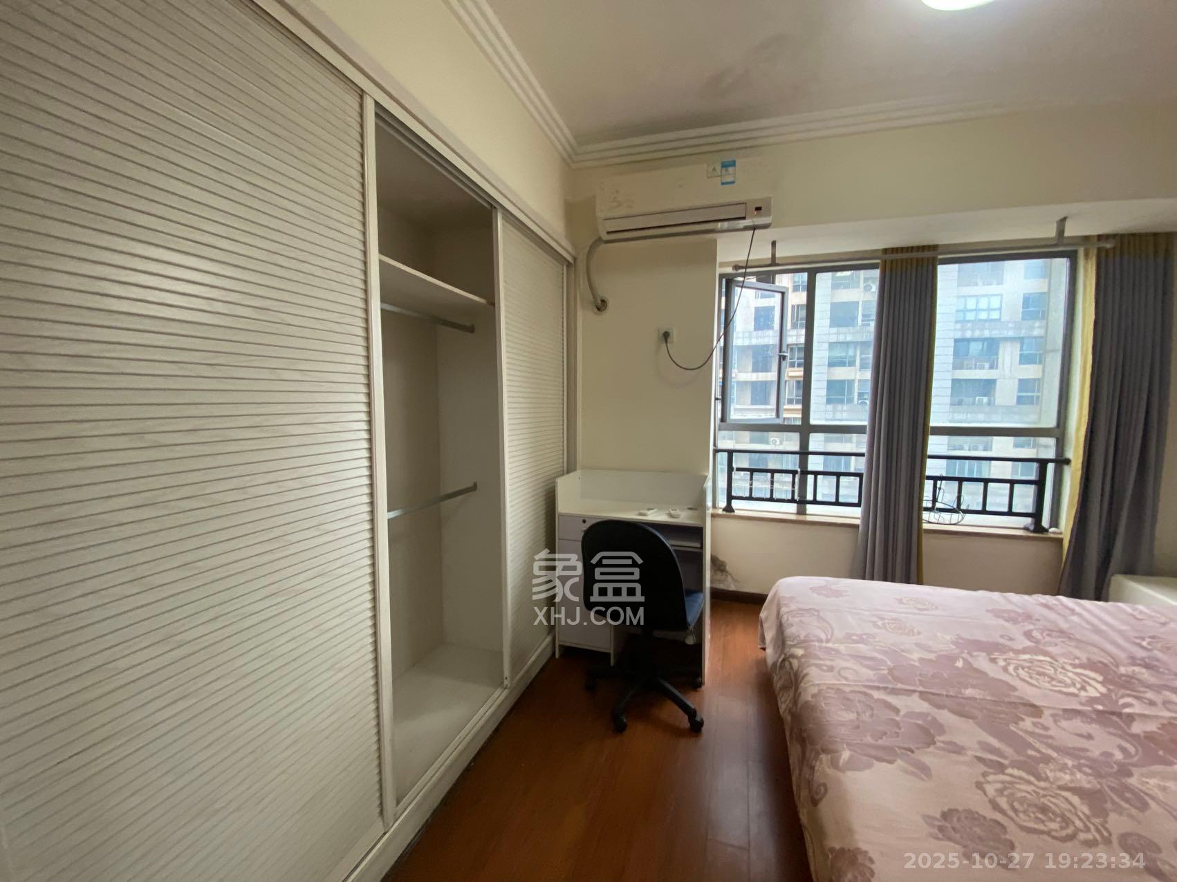 西子一间  1室1厅1卫    1600.0元/月 西子一间  1室1厅1卫    1600.0元/月室内图