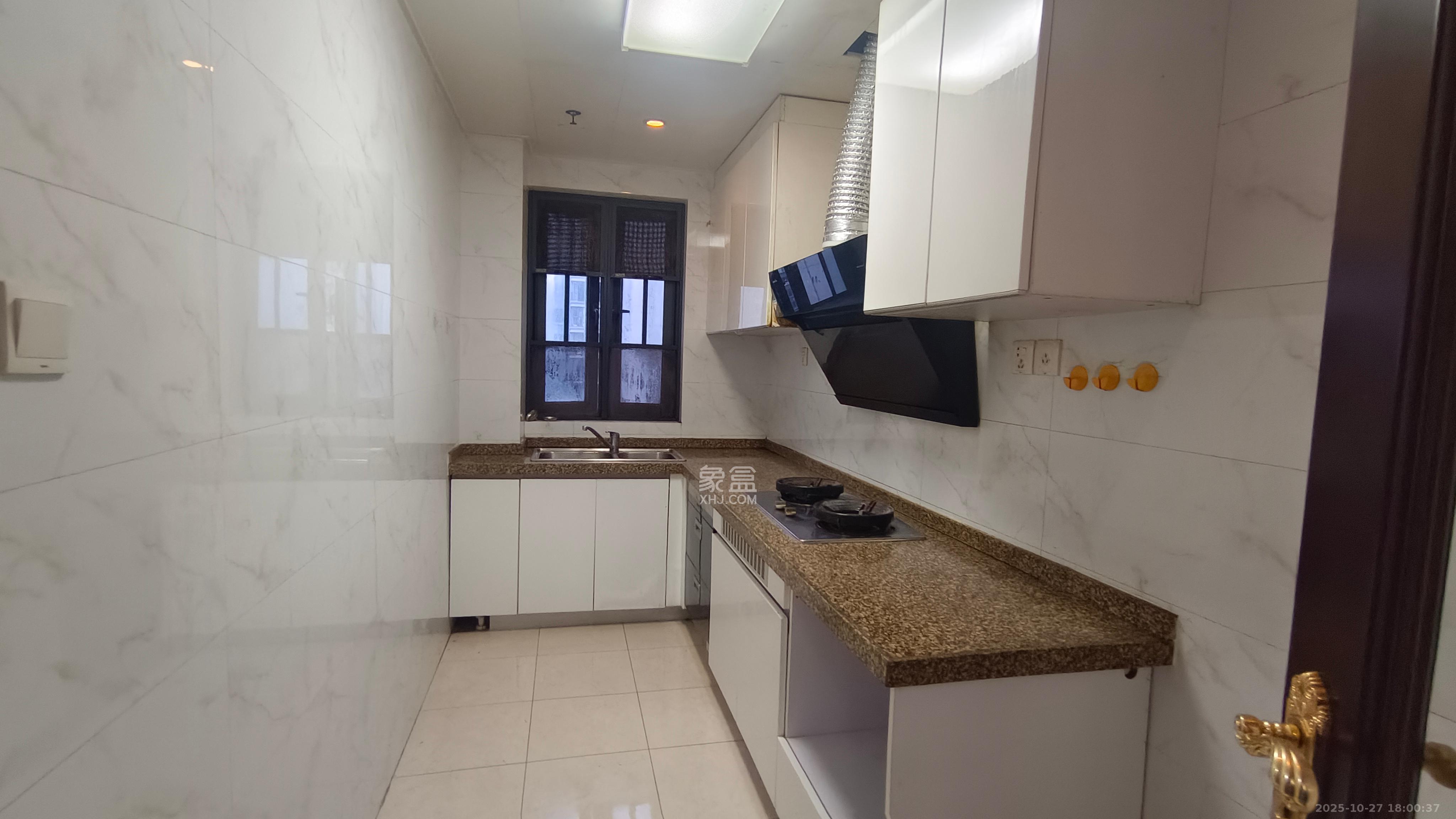 恒大御景半岛锦绣苑  3室2厅2卫    3200.0元/月 恒大御景半岛锦绣苑  3室2厅2卫    3200.0元/月室内图