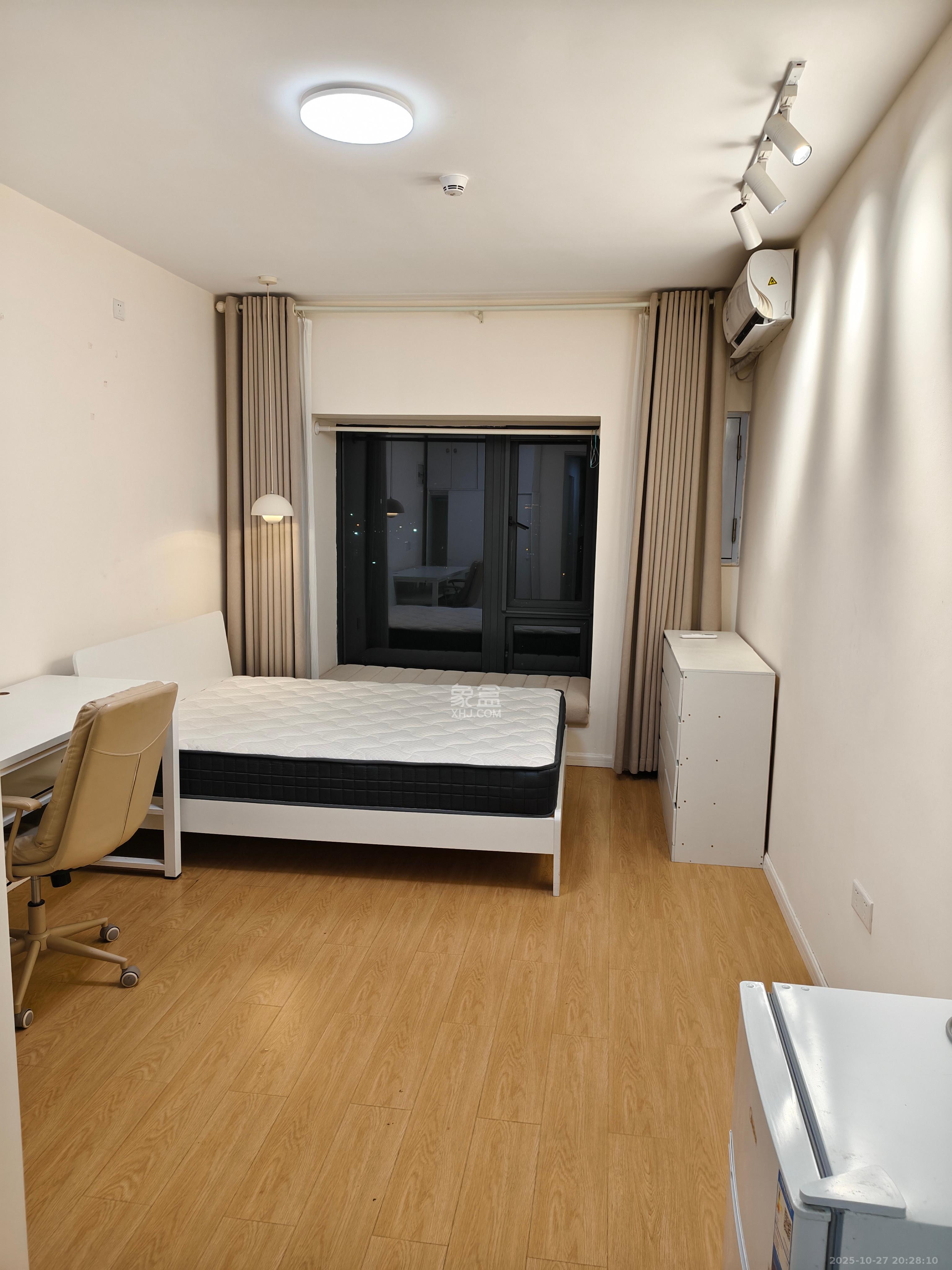 碧桂园城市之光  1室1厅1卫    1800.0元/月 碧桂园城市之光  1室1厅1卫    1800.0元/月