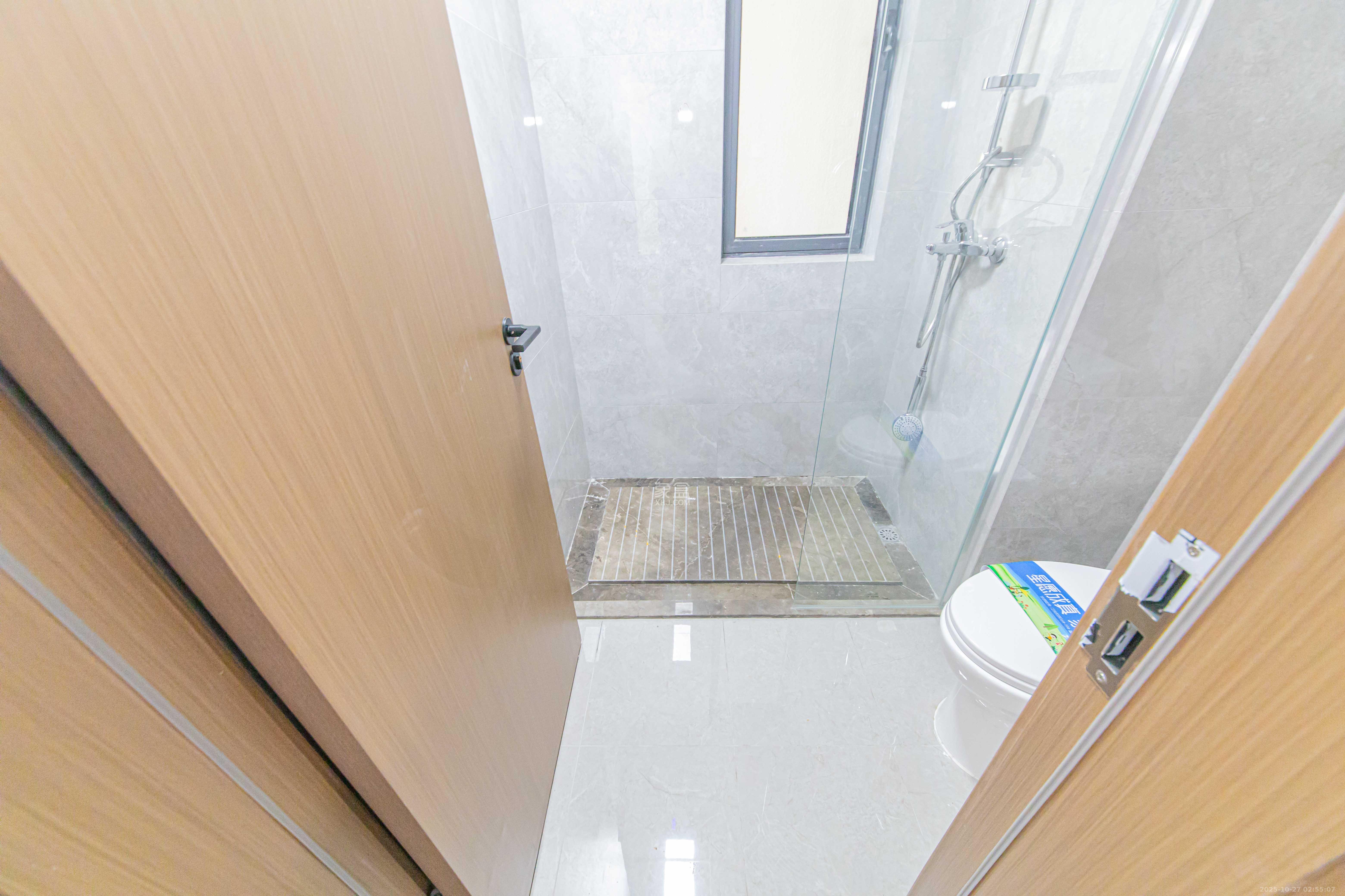 江悦和鸣 4室2厅2卫 222.0万 江悦和鸣 4室2厅2卫 222.0万卫生间