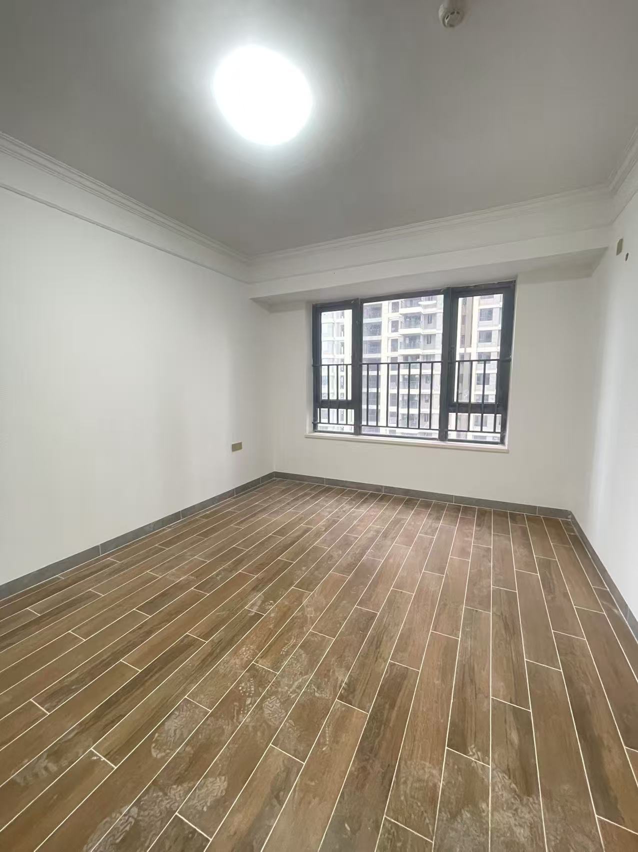 天街华府（海南新天地）  4室2厅2卫    3800.0元/月室内图