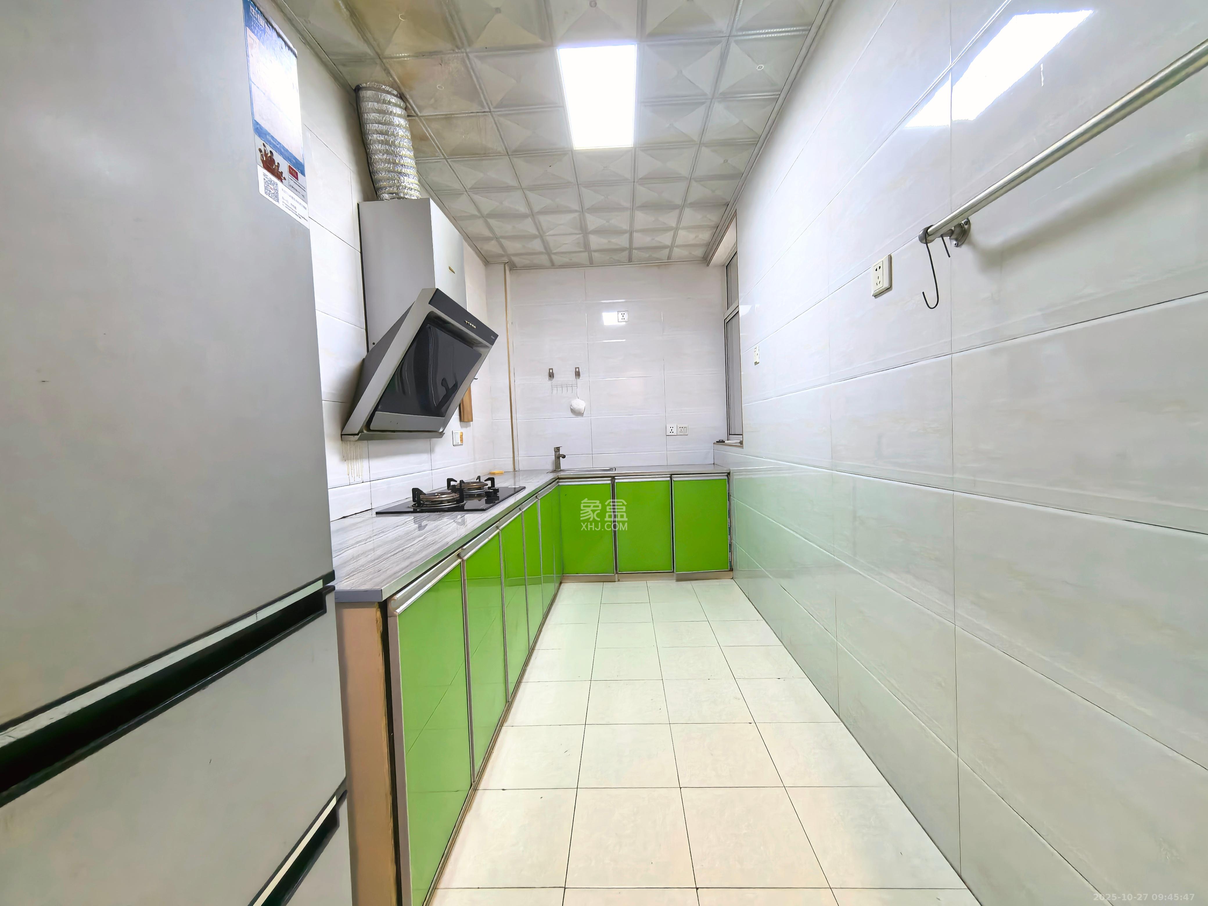 福满新城(新天安置小区) 3室2厅2卫 1700.0元/月 福满新城(新天安置小区) 3室2厅2卫 1700.0元/月室内图