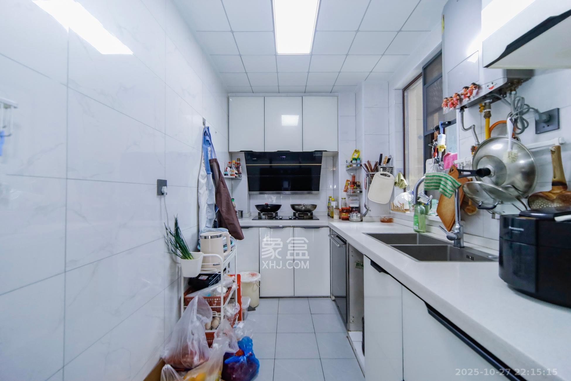 鑫苑木莲世家  3室2厅2卫    130.0万厨房