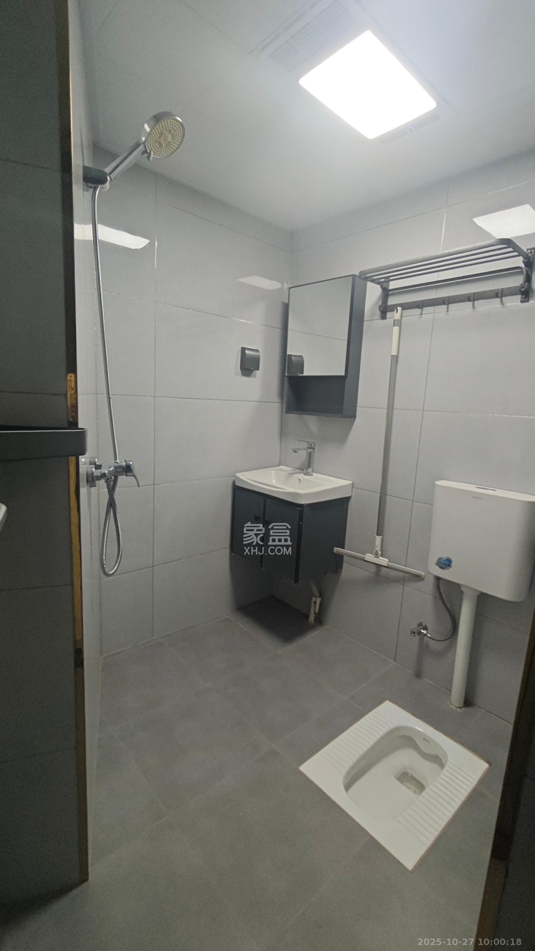 云和华府  1室1厅1卫    1500.0元/月 云和华府  1室1厅1卫    1500.0元/月室内图