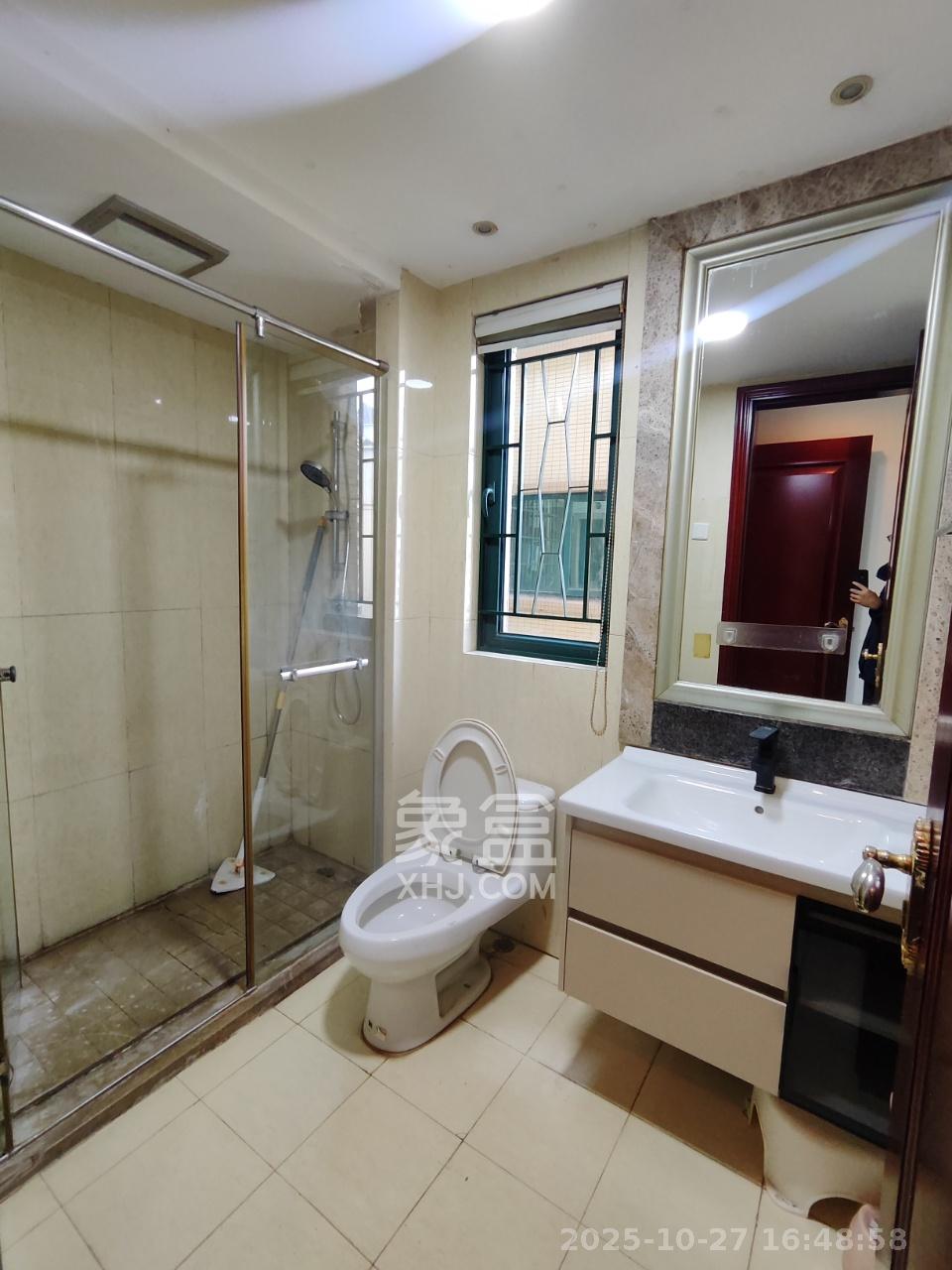 恒大雅苑  3室2厅2卫    2400.0元/月室内图