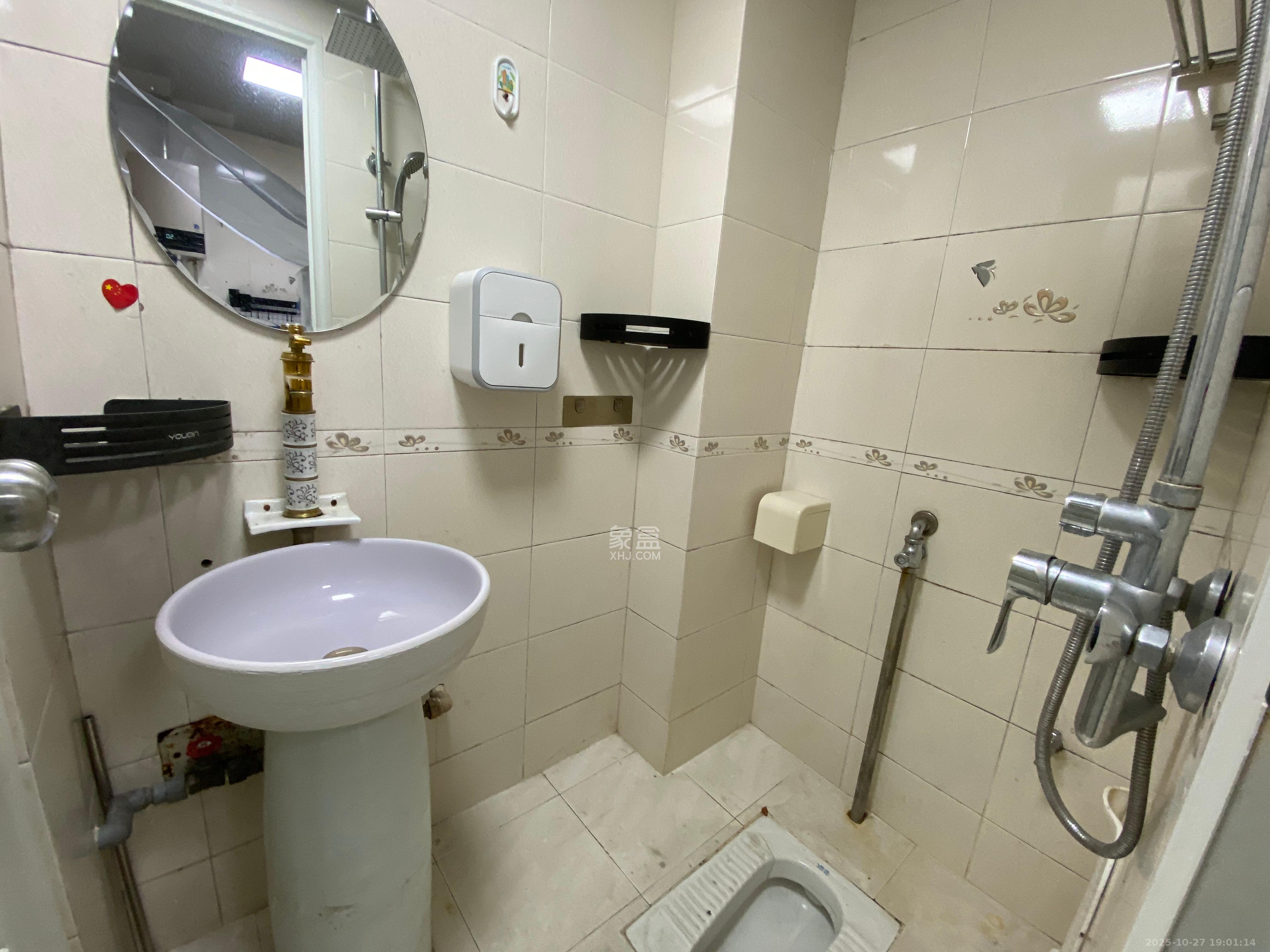 东方新世界 1室1厅1卫 1700.0元/月 东方新世界 1室1厅1卫 1700.0元/月室内图