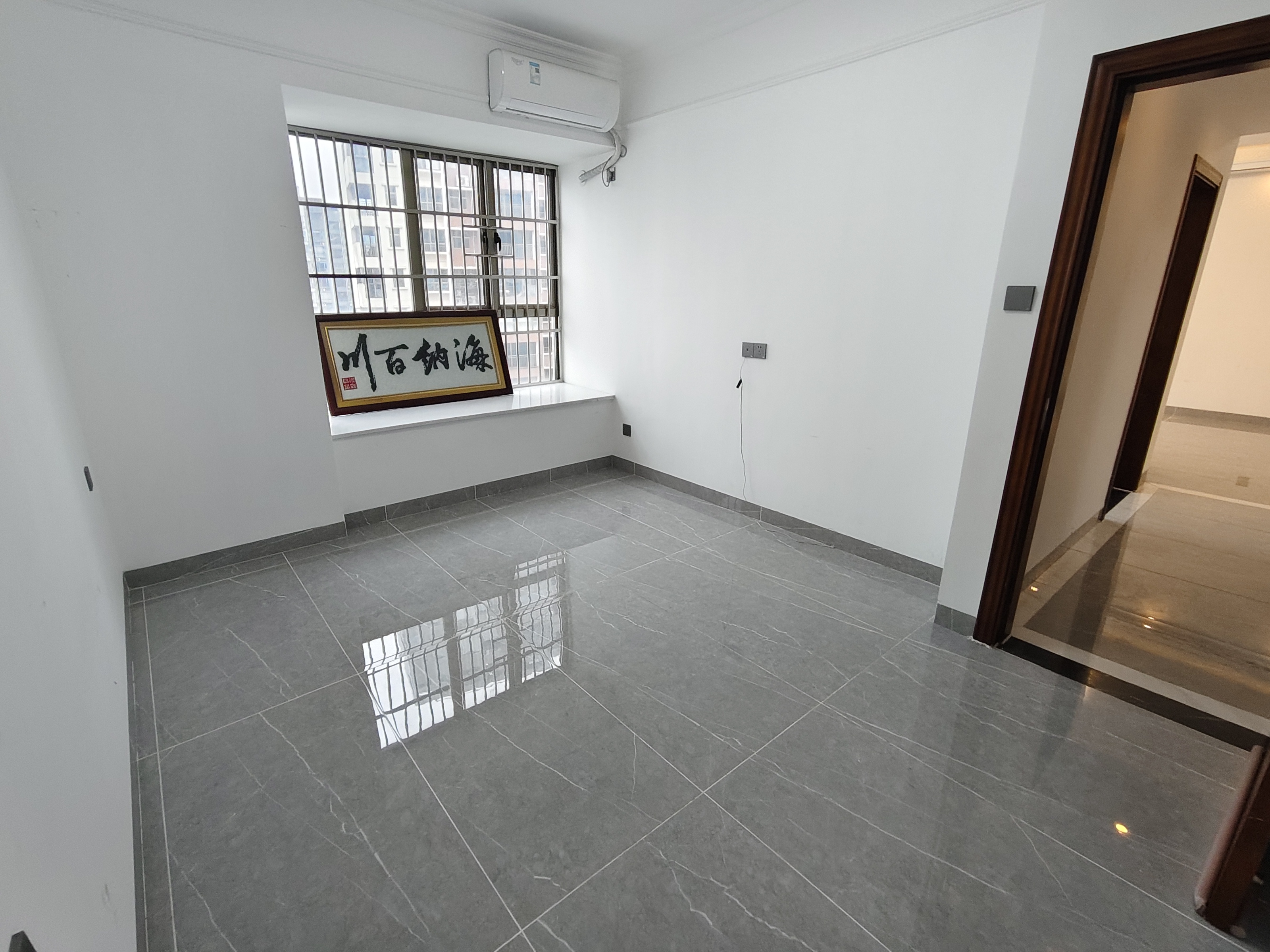 润龙花园  3室2厅1卫    2800.0元/月室内图