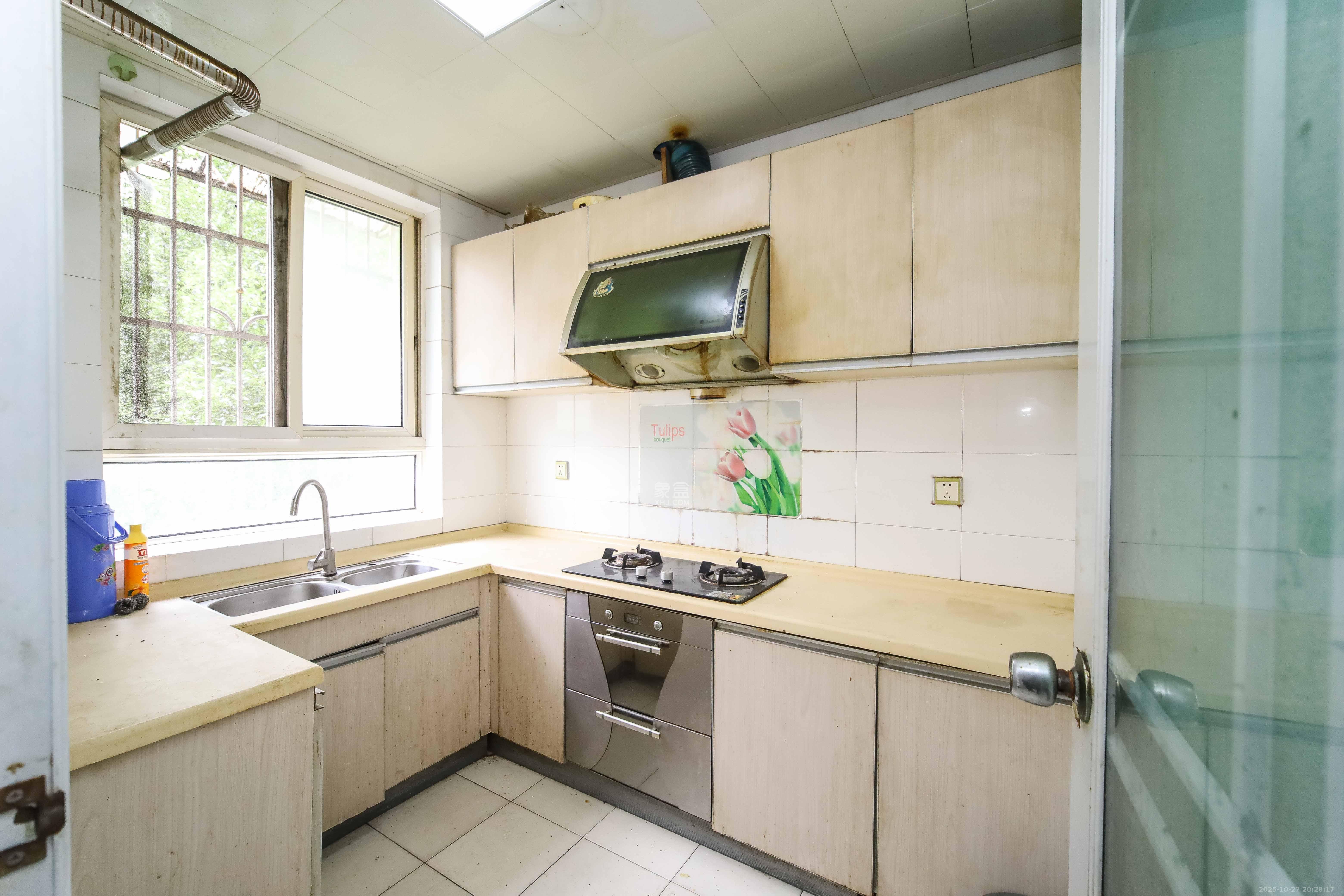 德政园  2室2厅1卫    58.0万厨房