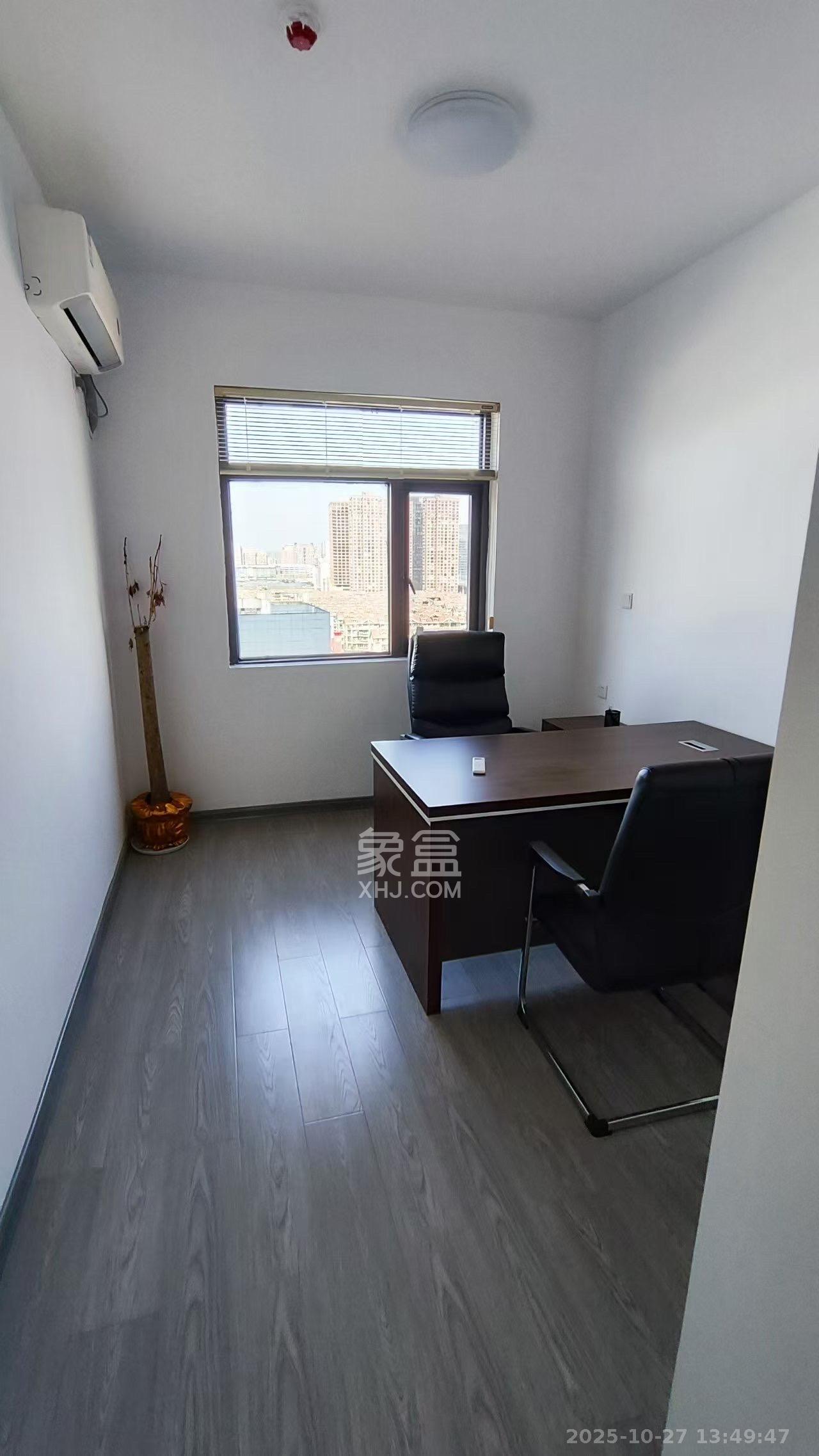 天翼花园(中国电信单位房)  3室2厅2卫    3500.0元/月 天翼花园(中国电信单位房)  3室2厅2卫    3500.0元/月室内图