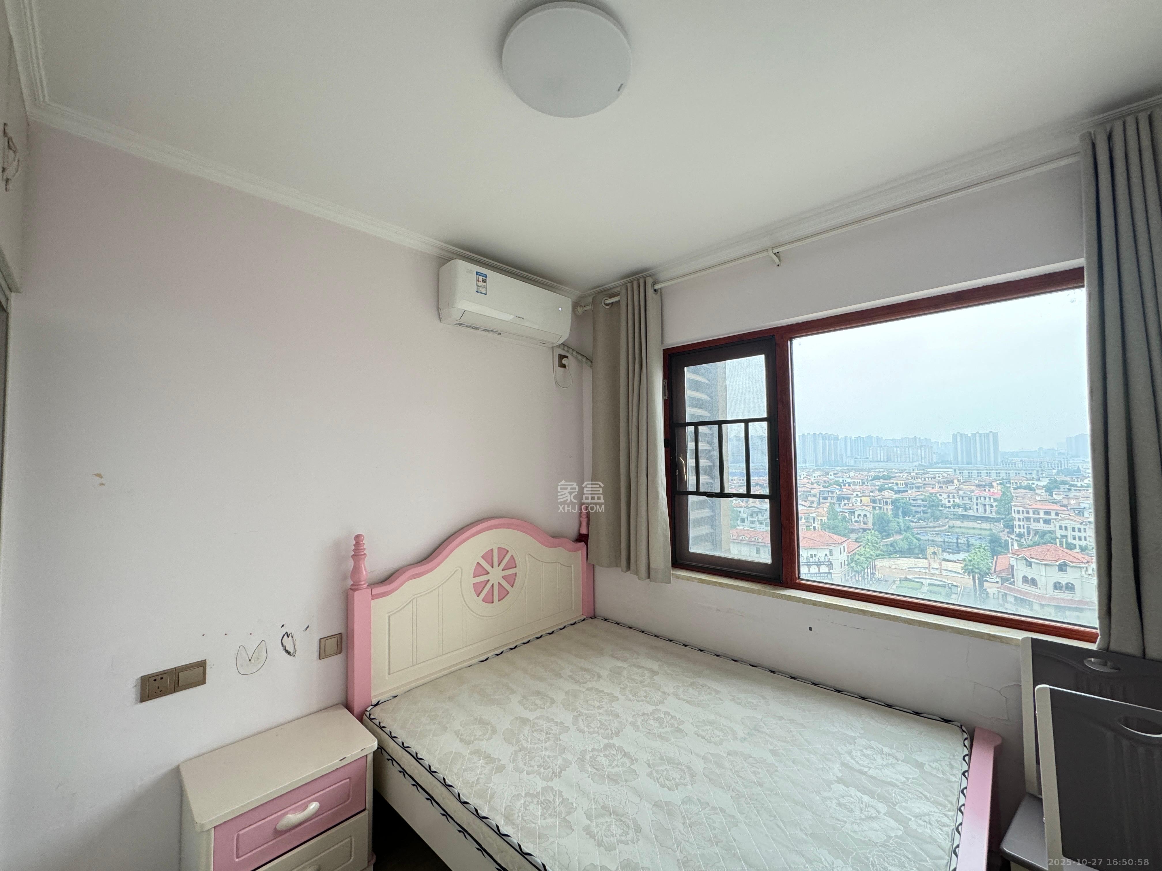 华润置地广场二期  2室2厅1卫    1850.0元/月室内图