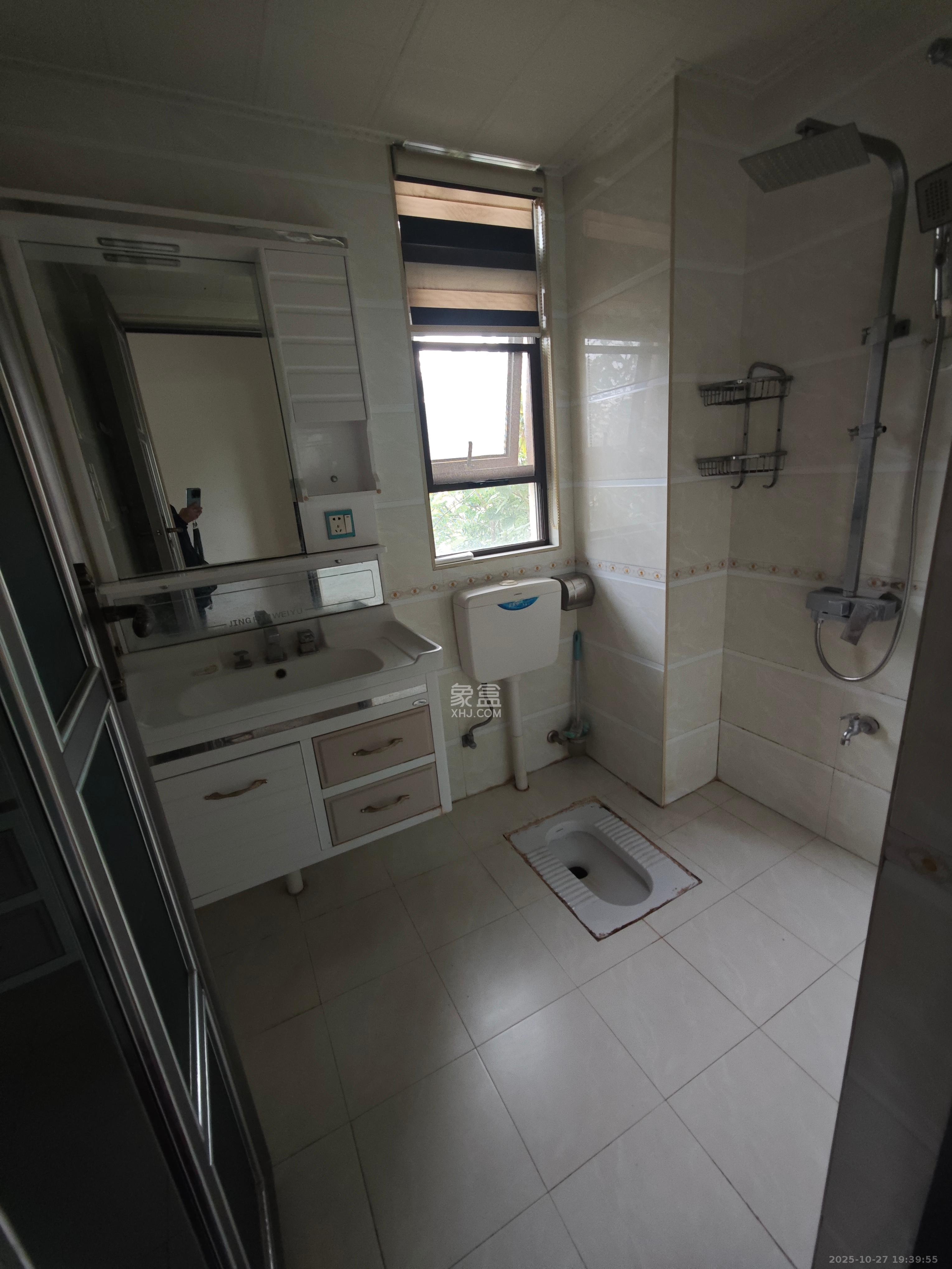 佳兆业水岸新都  4室2厅2卫    2000.0元/月室内图