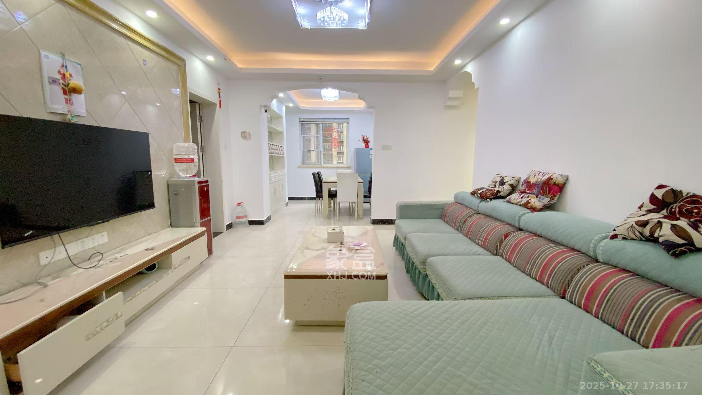 万国城(当代满庭春MOMA)三期  3室2厅2卫    2650.0元/月 万国城(当代满庭春MOMA)三期  3室2厅2卫    2650.0元/月室内图